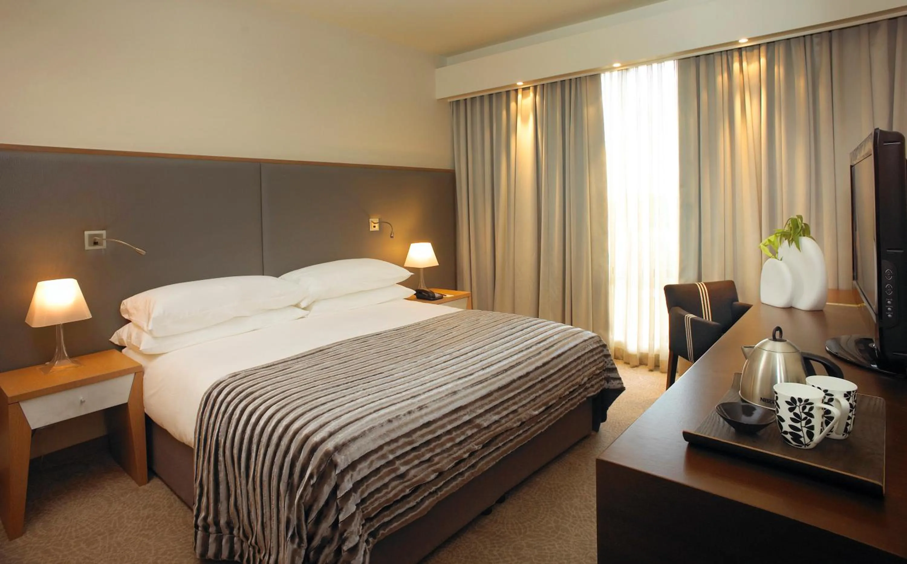 Bed in Southern Sun Hyde Park Sandton