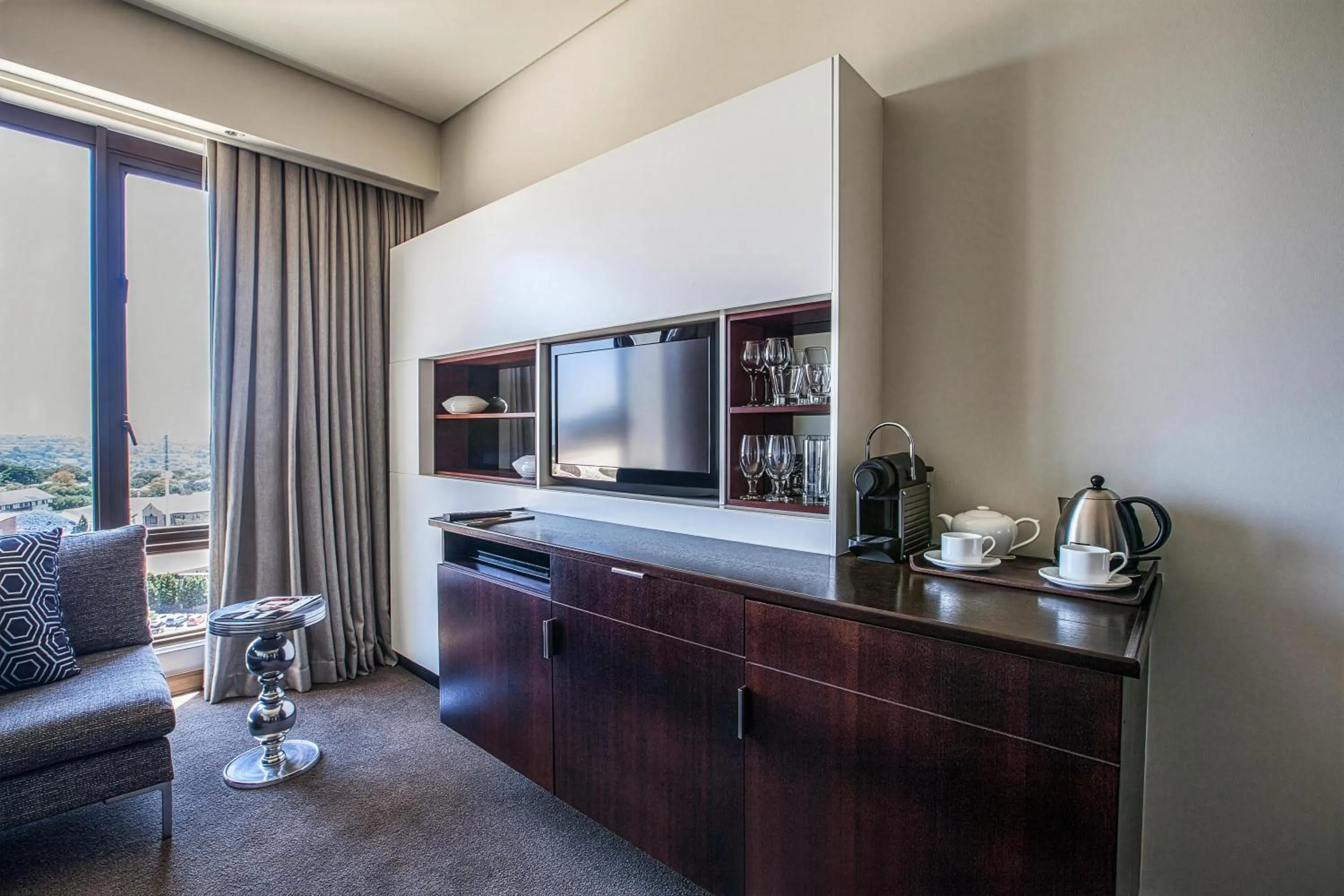 Photo of the whole room in Southern Sun Hyde Park Sandton