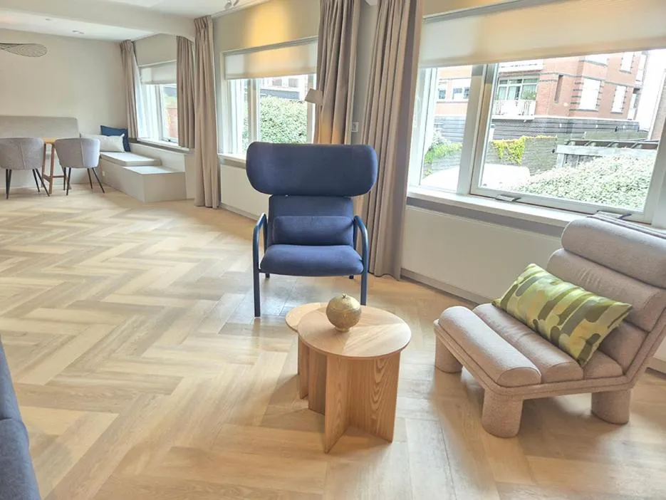 Seating area in Hotel de Baak Seaside