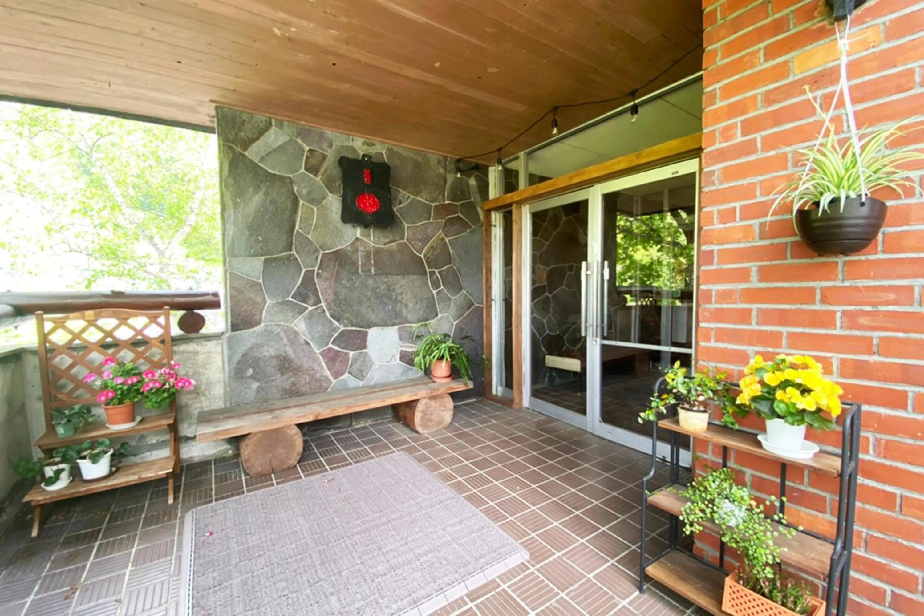 Facade/entrance in Villa Alpen