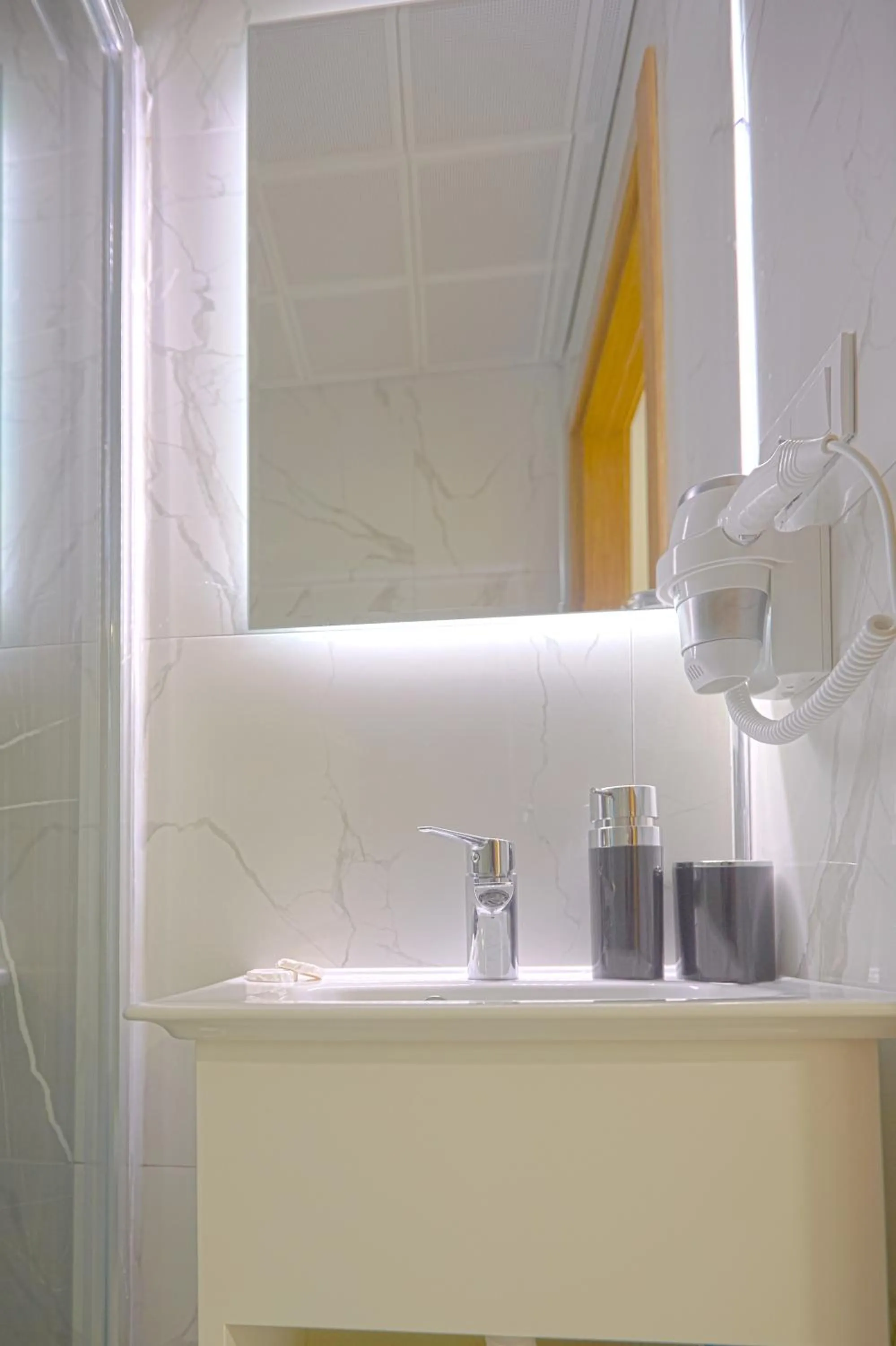 Bathroom in Kartal Palace Taksim Square FAMILY HOTEL