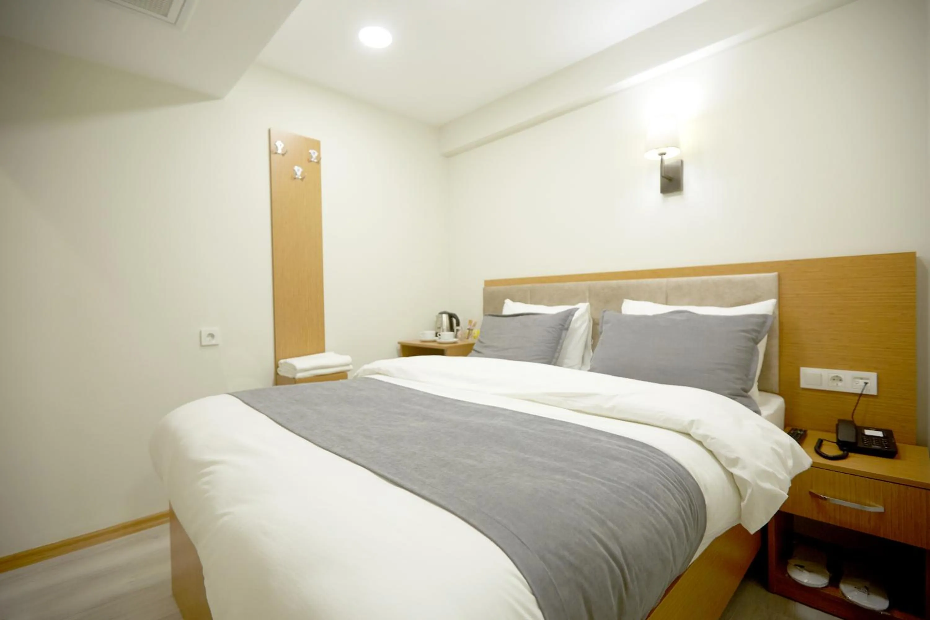 Photo of the whole room, Bed in Kartal Palace Taksim Square FAMILY HOTEL