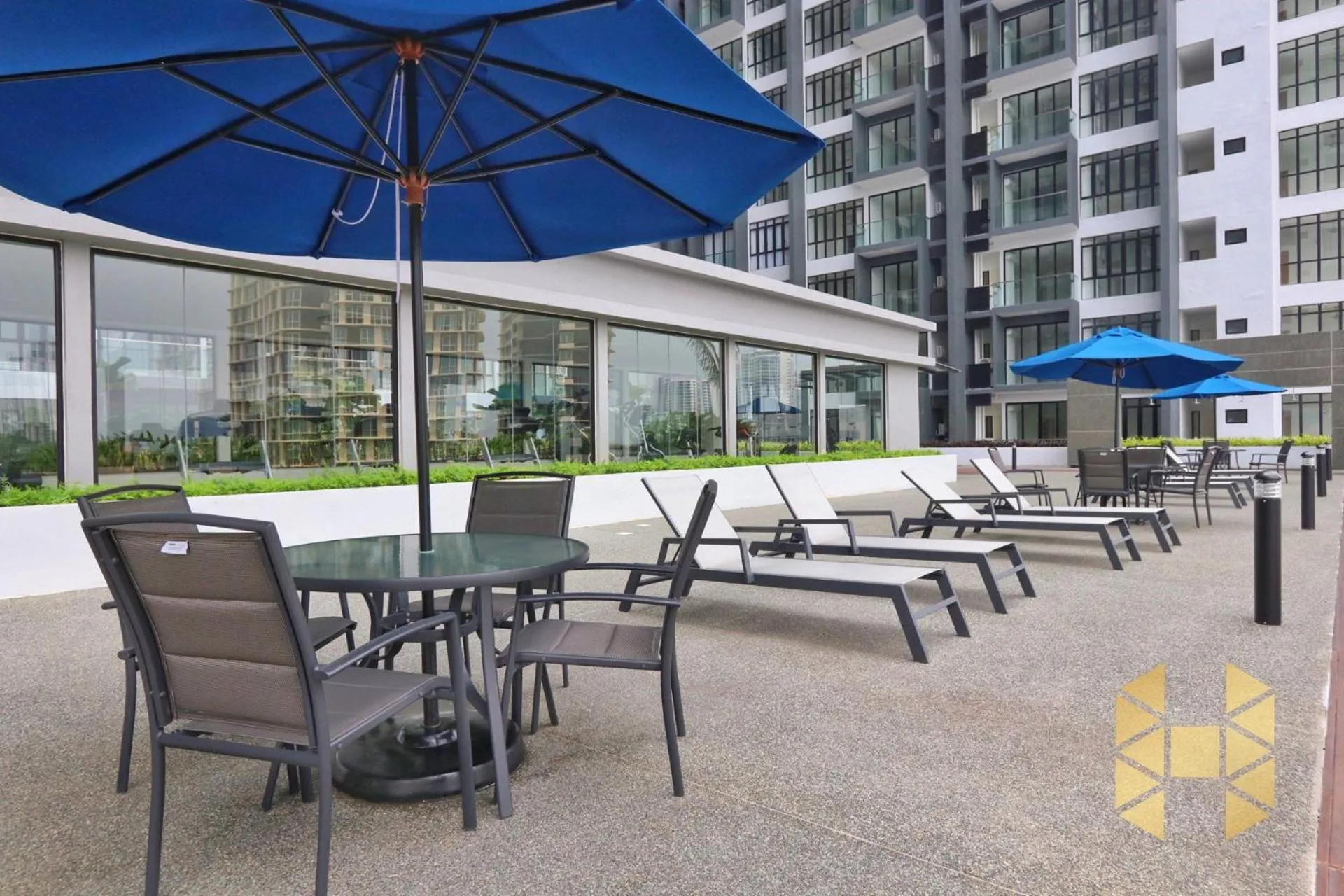 Patio in Holi D'Pristine Medini