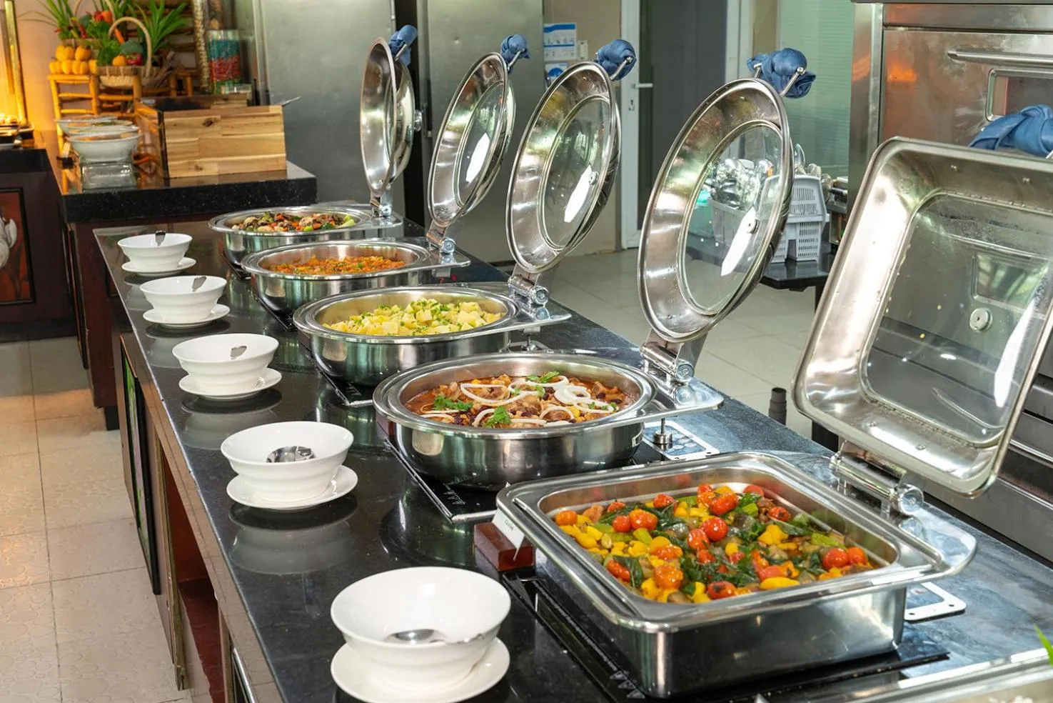 Restaurant/places to eat in The Sailing Bay Beach Resort