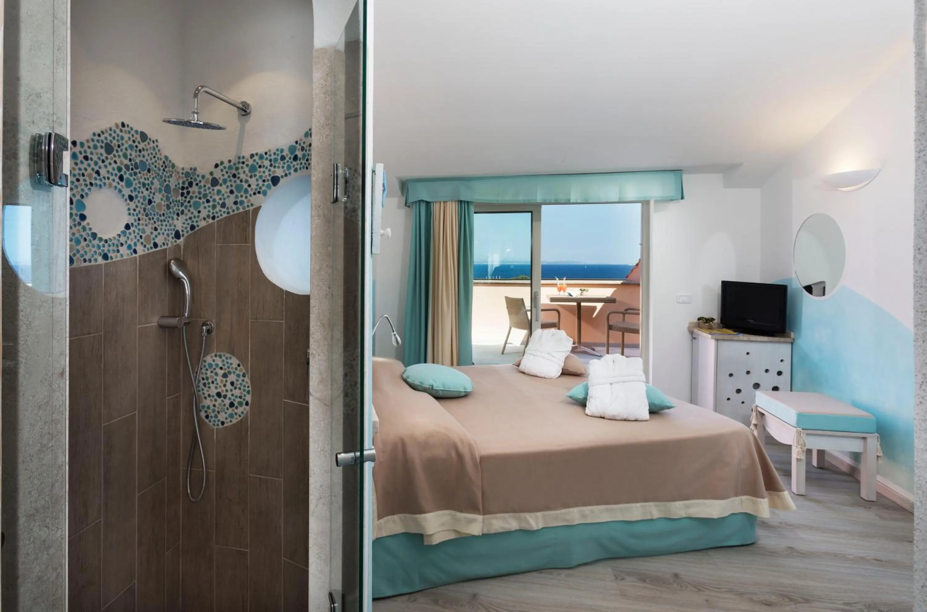 Shower, Bed in Hotel Corallaro