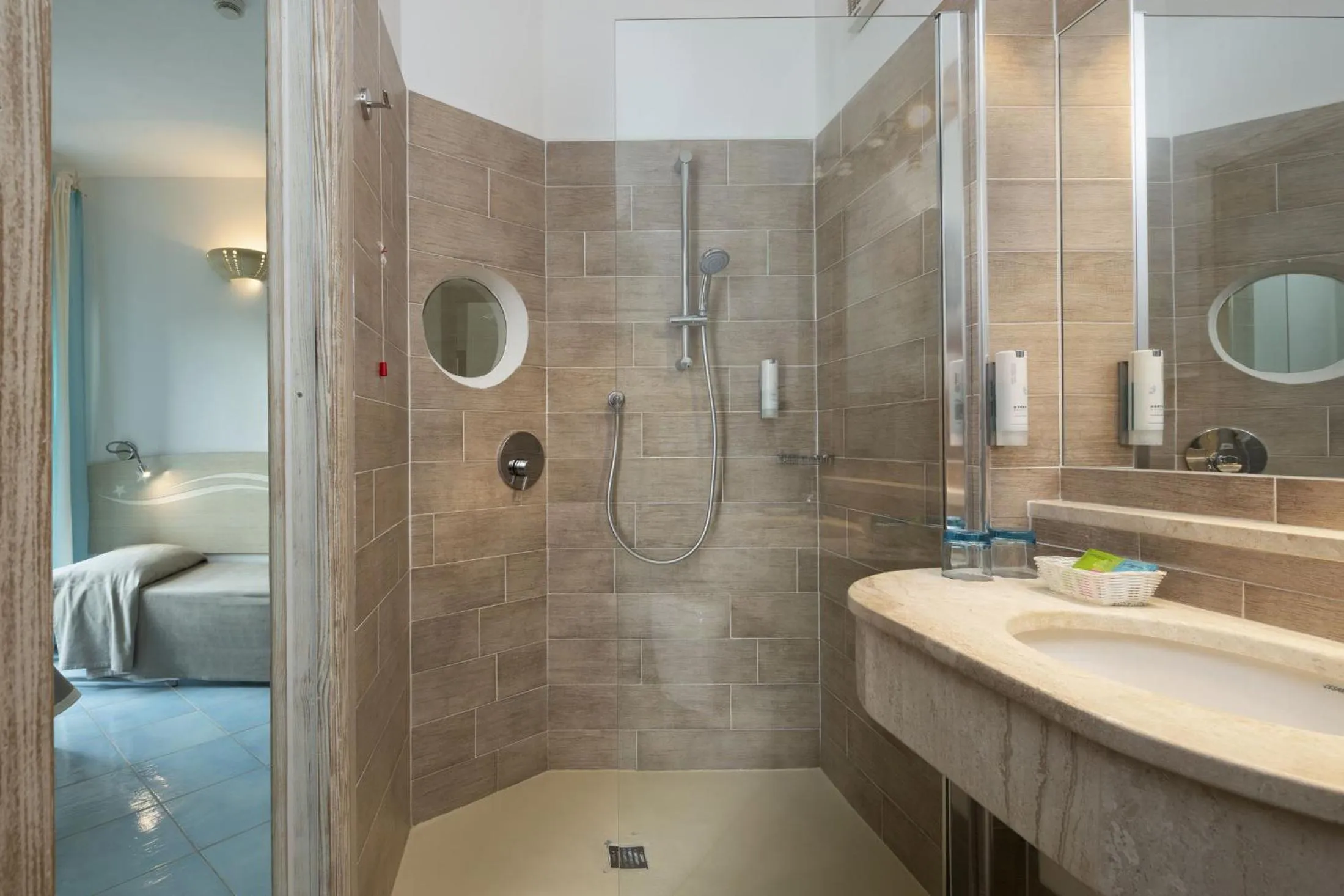 Shower in Hotel Corallaro