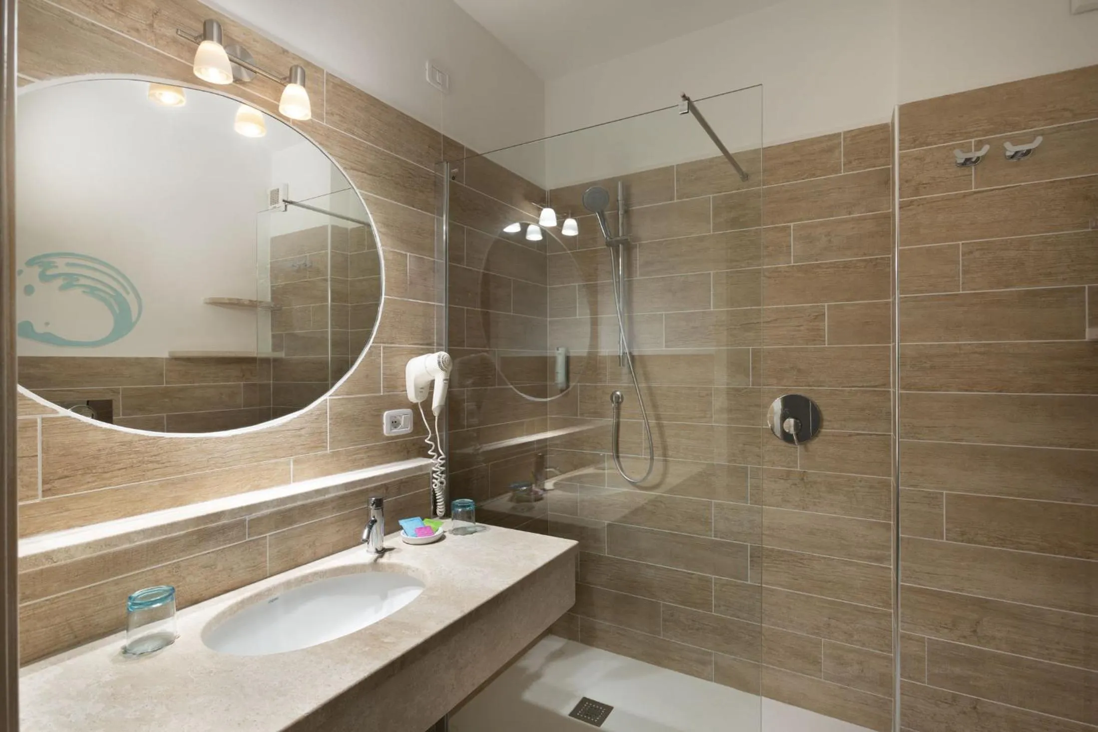 Shower in Hotel Corallaro