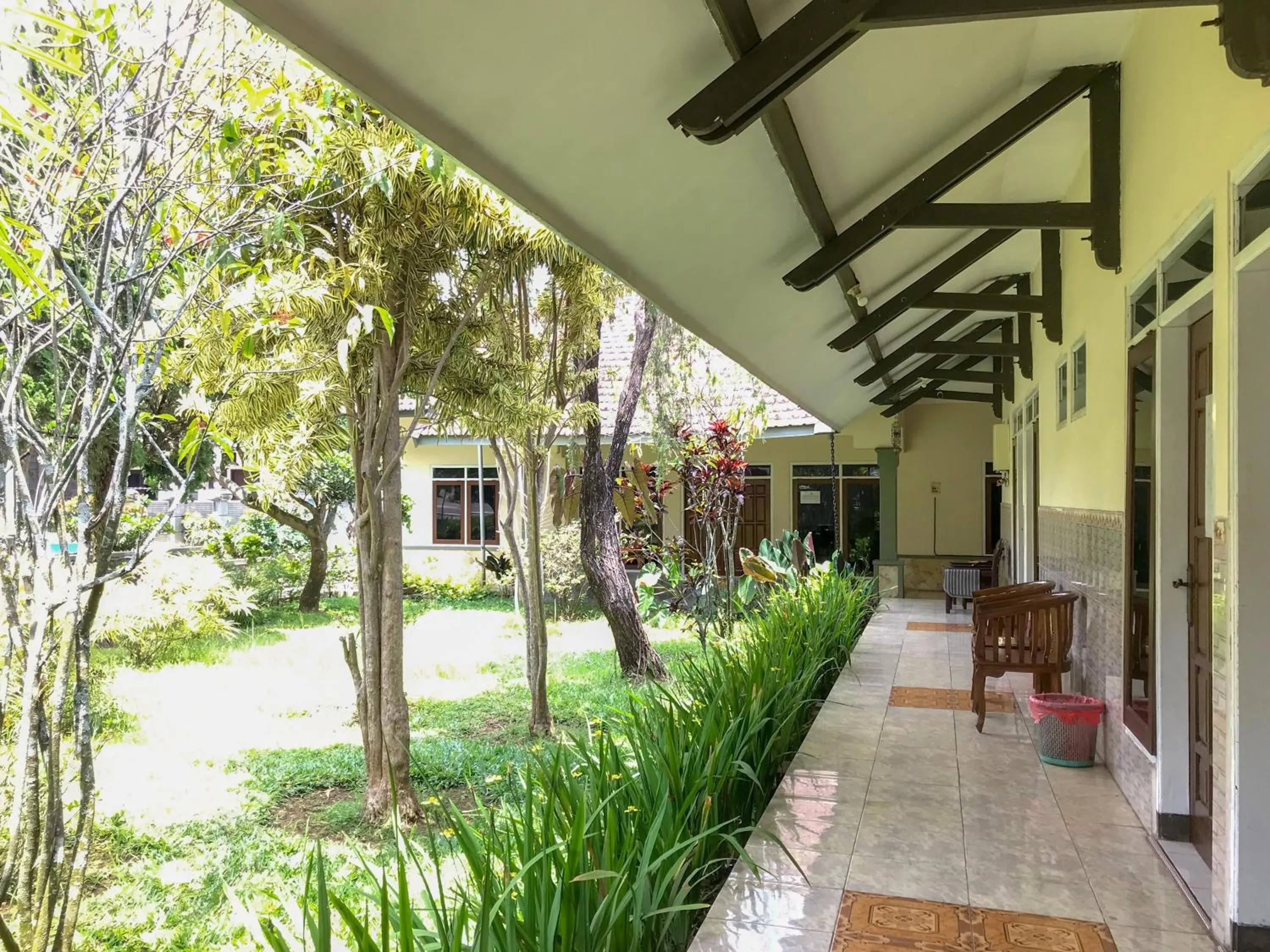 Seating area in Villa Bunga Guest House RedPartner