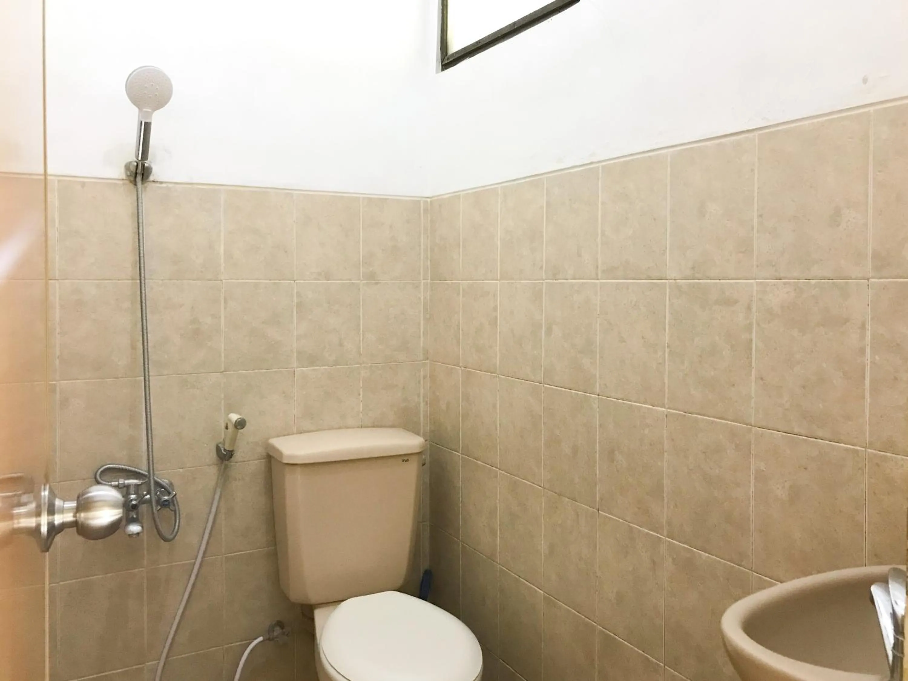 Bathroom in Villa Bunga Guest House RedPartner