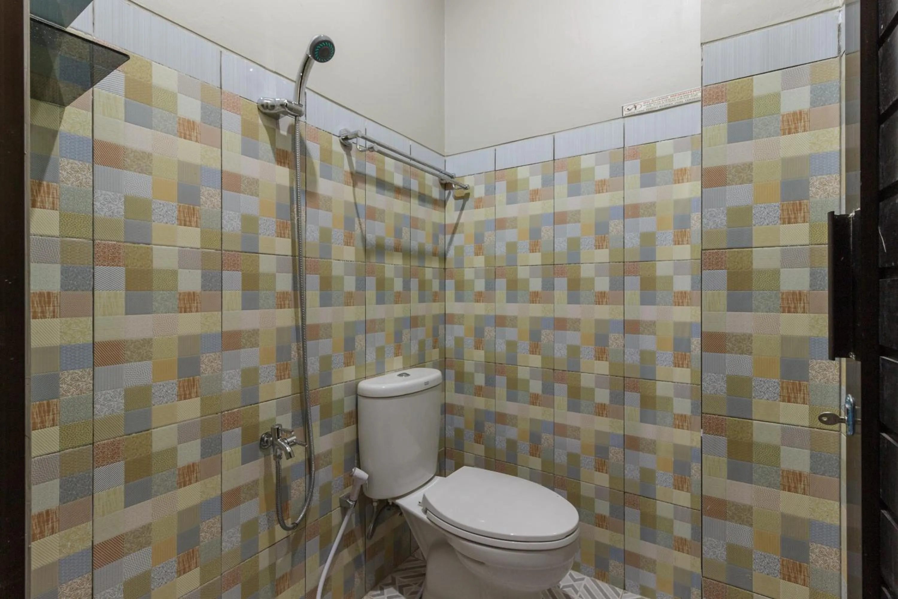 Bathroom in RedDoorz Plus near Pantai Malalayang Manado