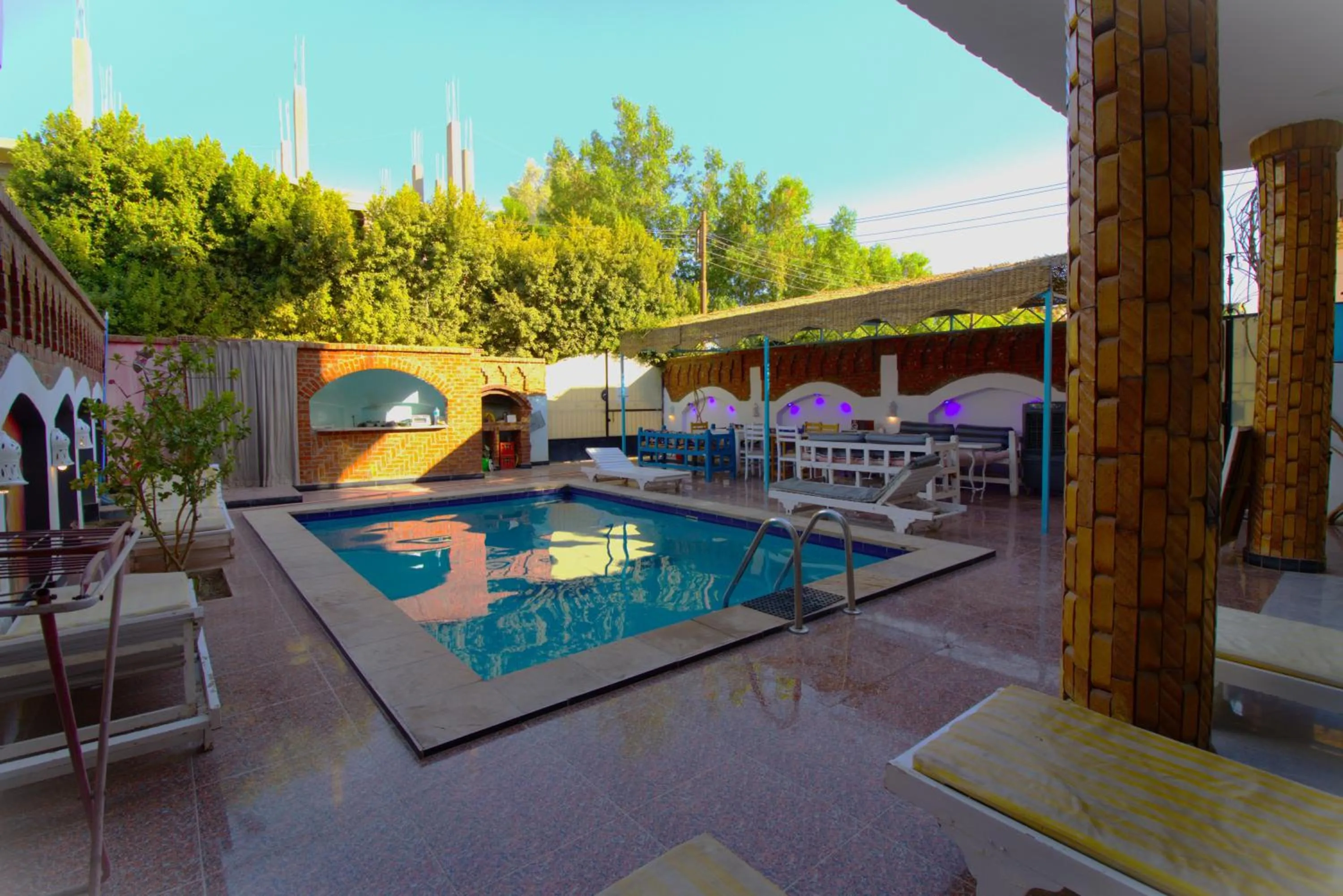 Mama Africa Apts & Studios