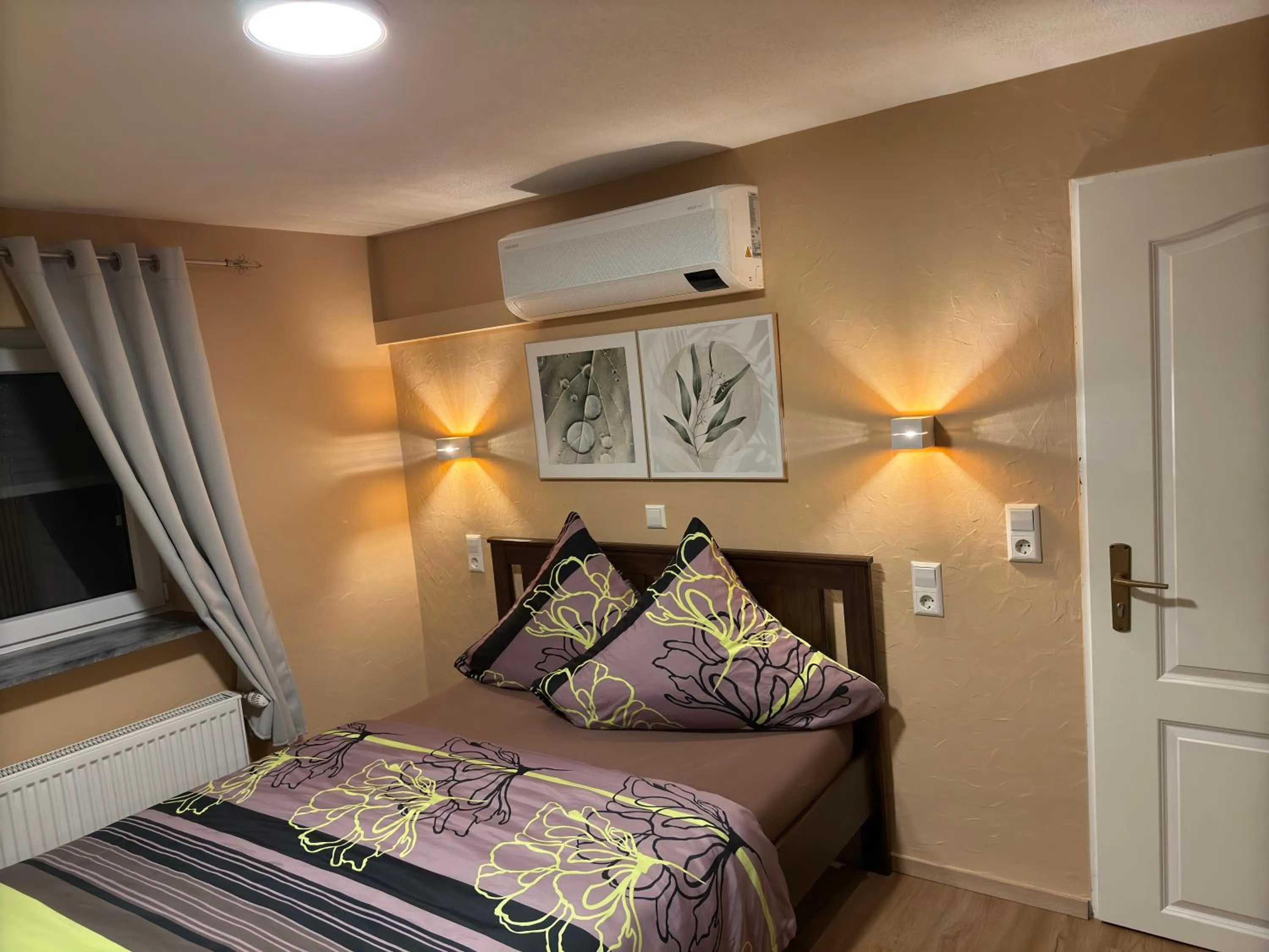 Bed in Europa Pension zum Grünen Baum