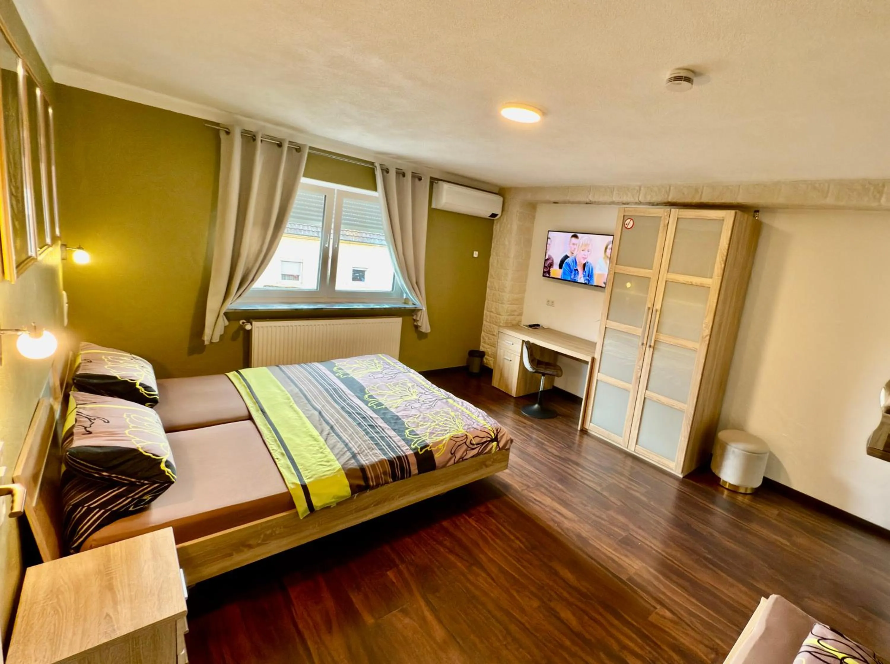 Bed in Europa Pension zum Grünen Baum