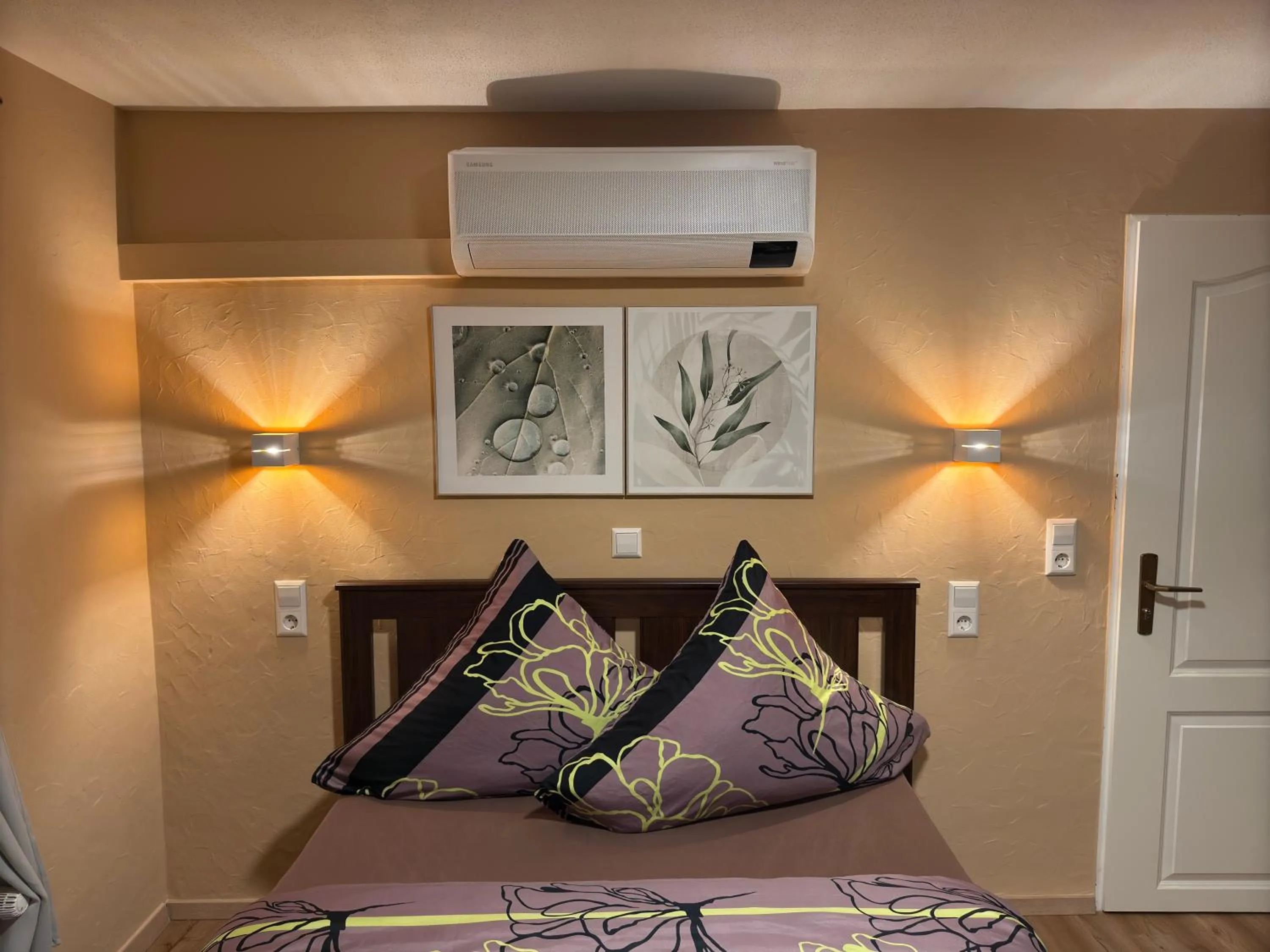 Bed in Europa Pension zum Grünen Baum