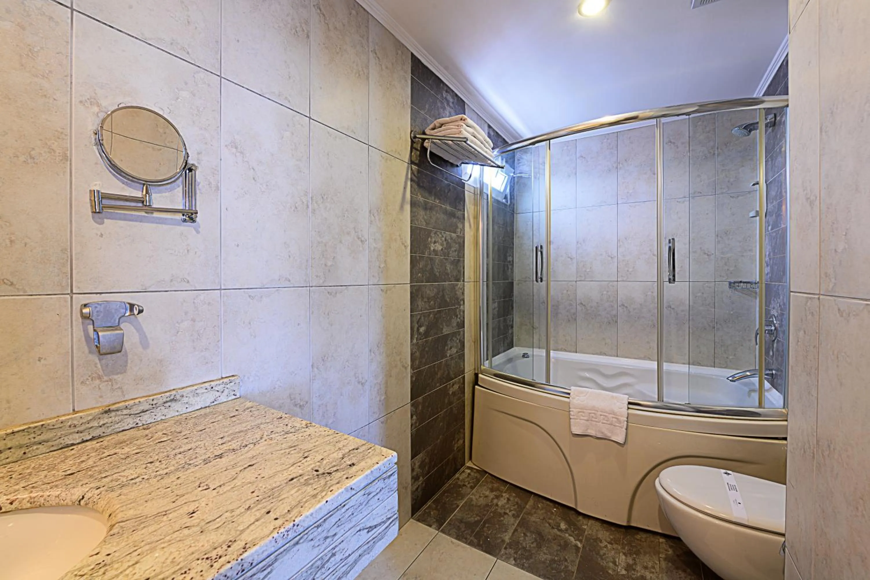 Bathroom in Dream Hill Business Deluxe Hotel Asia