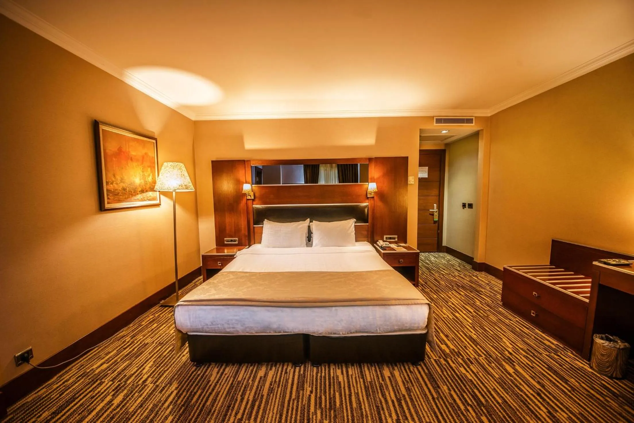 Decorative detail, Bed in Dream Hill Business Deluxe Hotel Asia