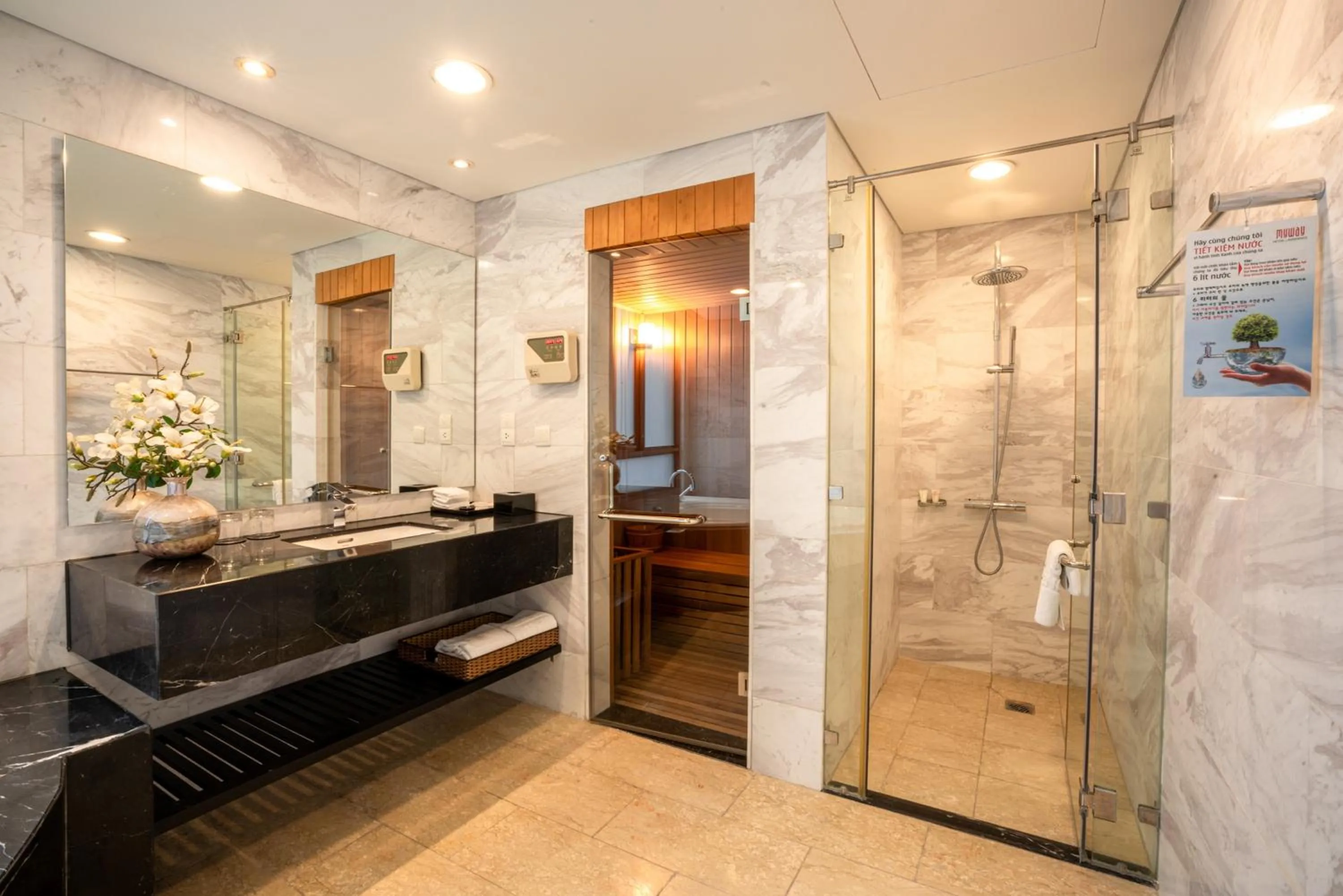 Bathroom in My Way Hotel & Residence Ha Noi