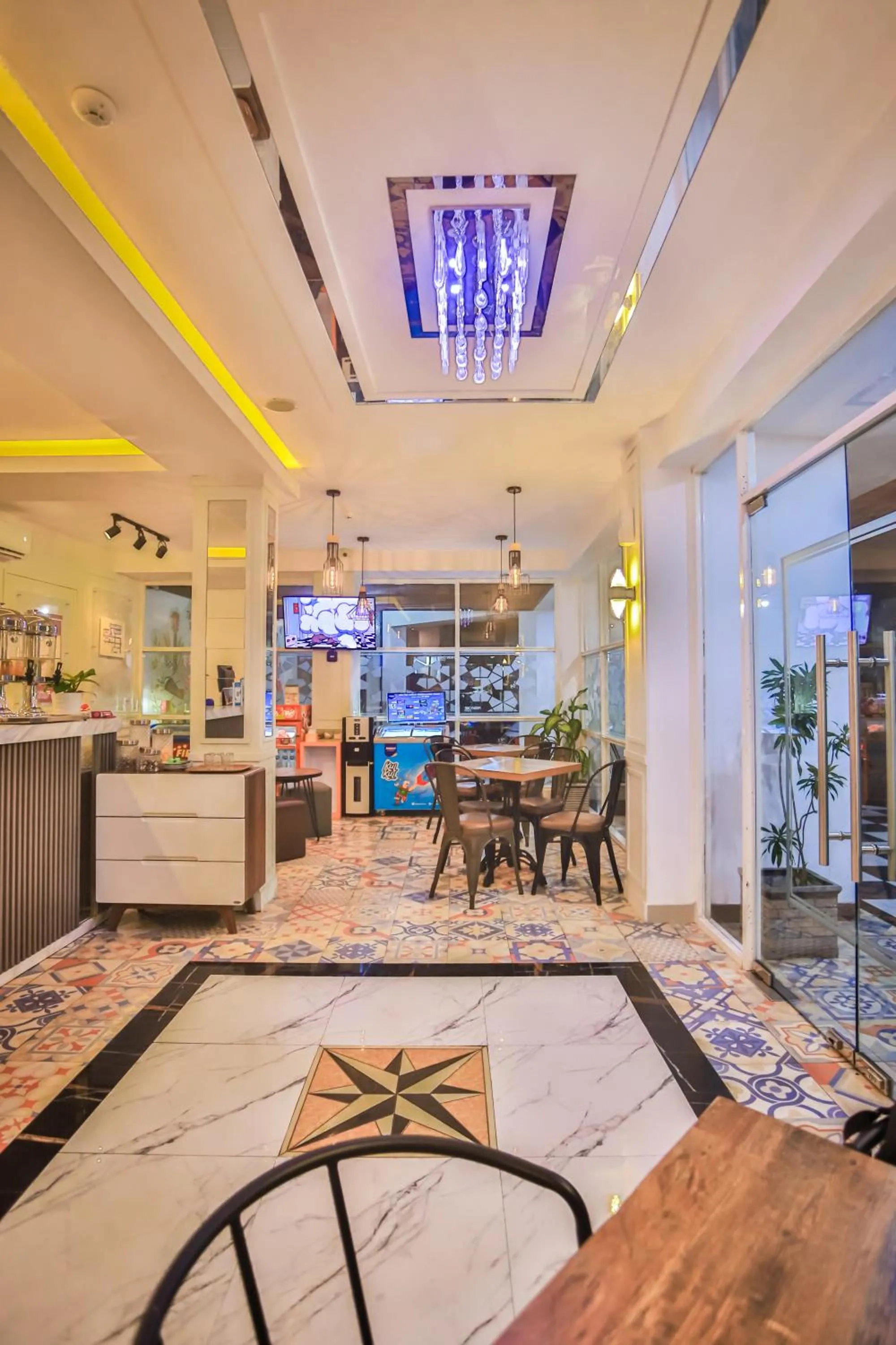 Front One Budget Hotel Slamet Riyadi Solo