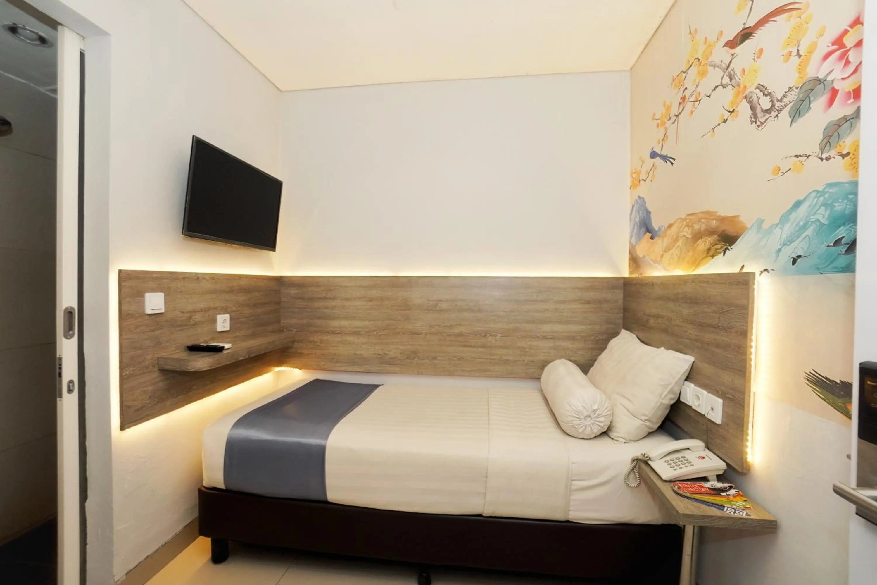 Bed in Front One Budget Hotel Slamet Riyadi Solo