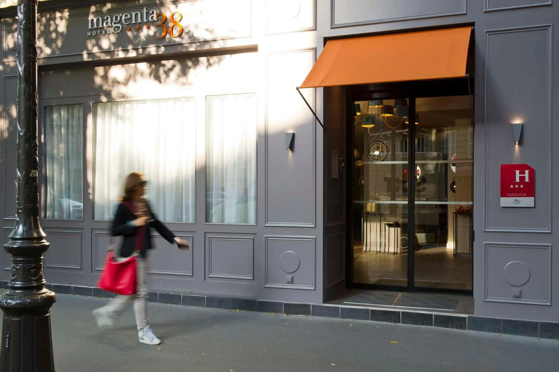 Facade/entrance in Hotel Magenta 38 by Happyculture