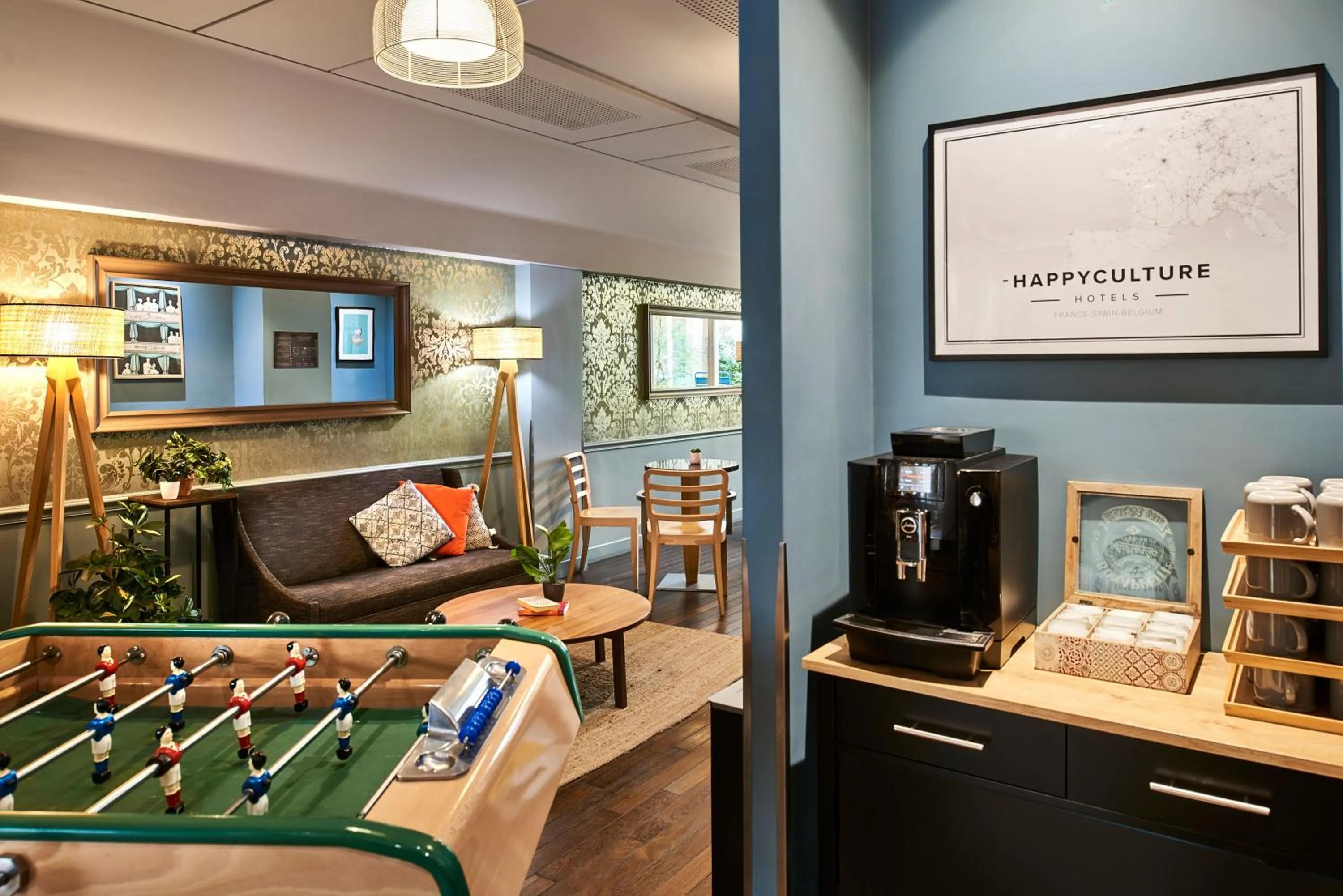 Living room in Hotel Magenta 38 by Happyculture