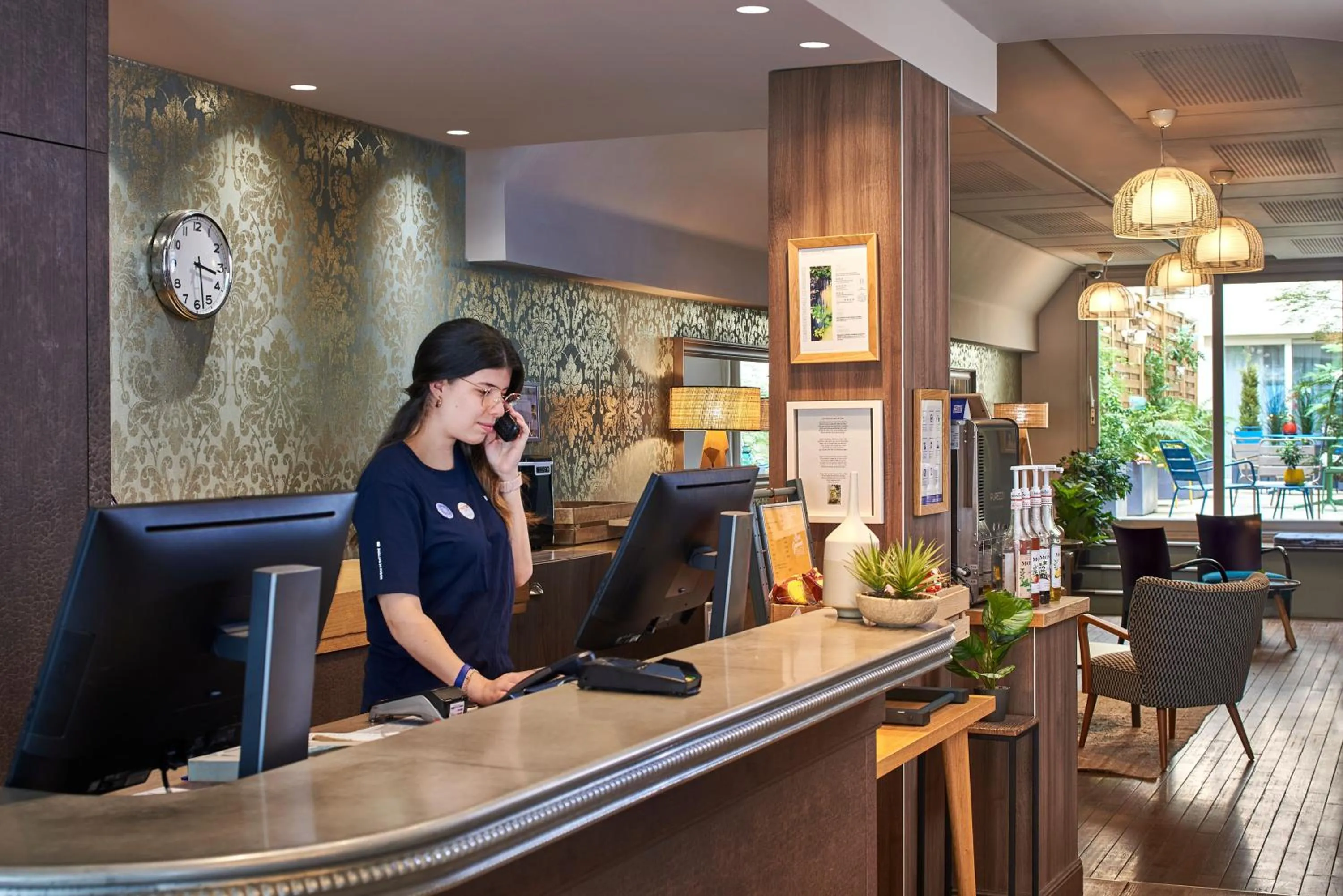 Lobby or reception in Hotel Magenta 38 by Happyculture