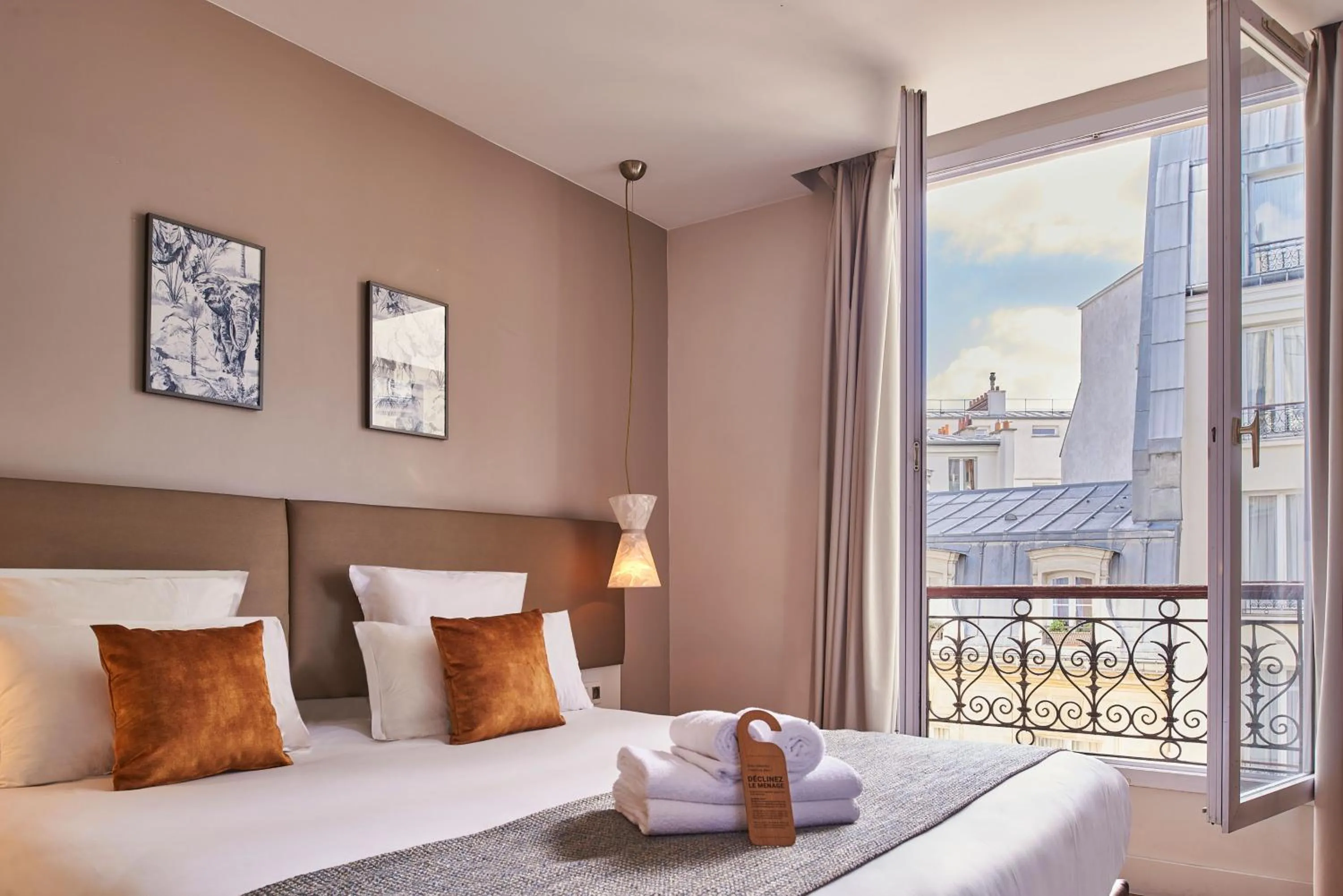 Bed in Hotel Magenta 38 by Happyculture