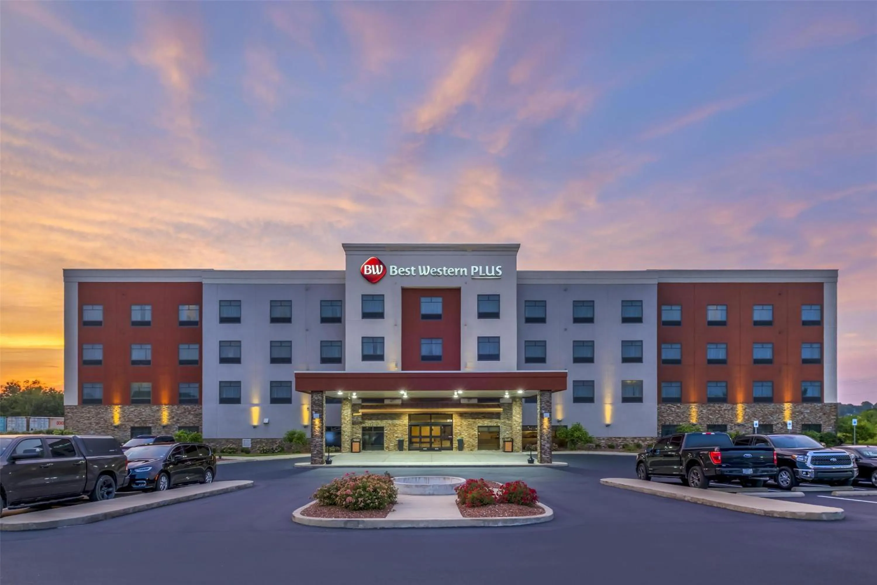 Property building in Best Western Plus Elizabethtown Inn & Suites