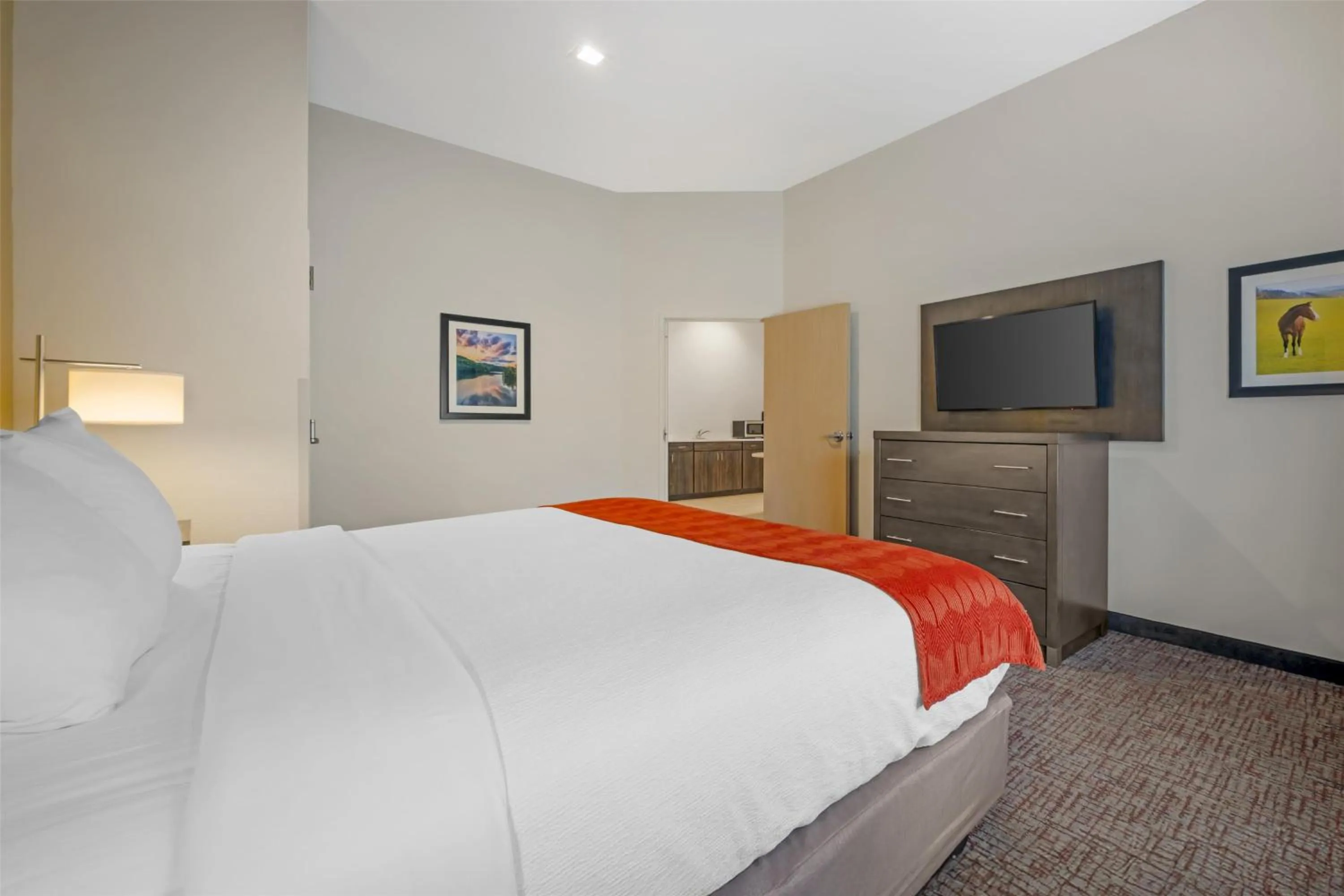 Bedroom, Bed in Best Western Plus Elizabethtown Inn & Suites