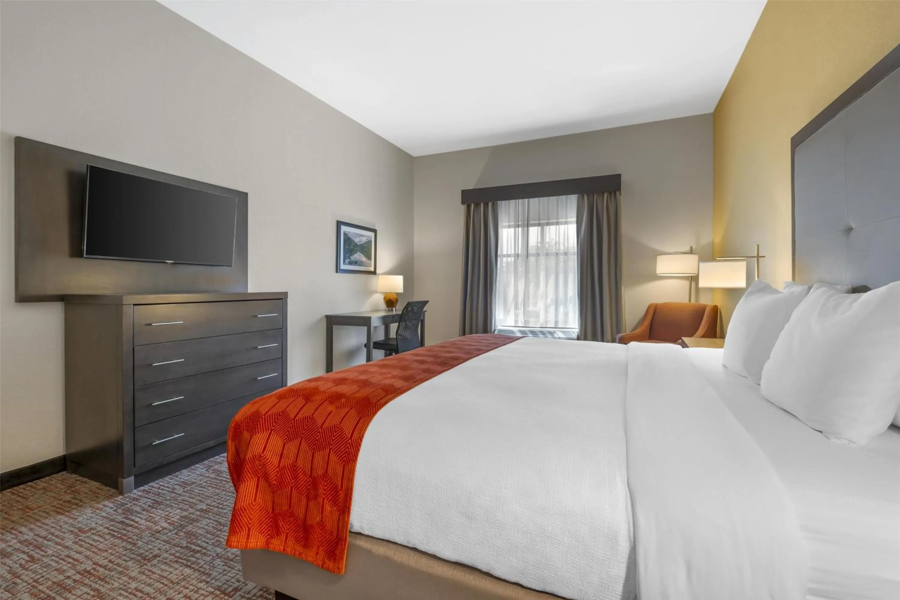 Bedroom, Bed in Best Western Plus Elizabethtown Inn & Suites