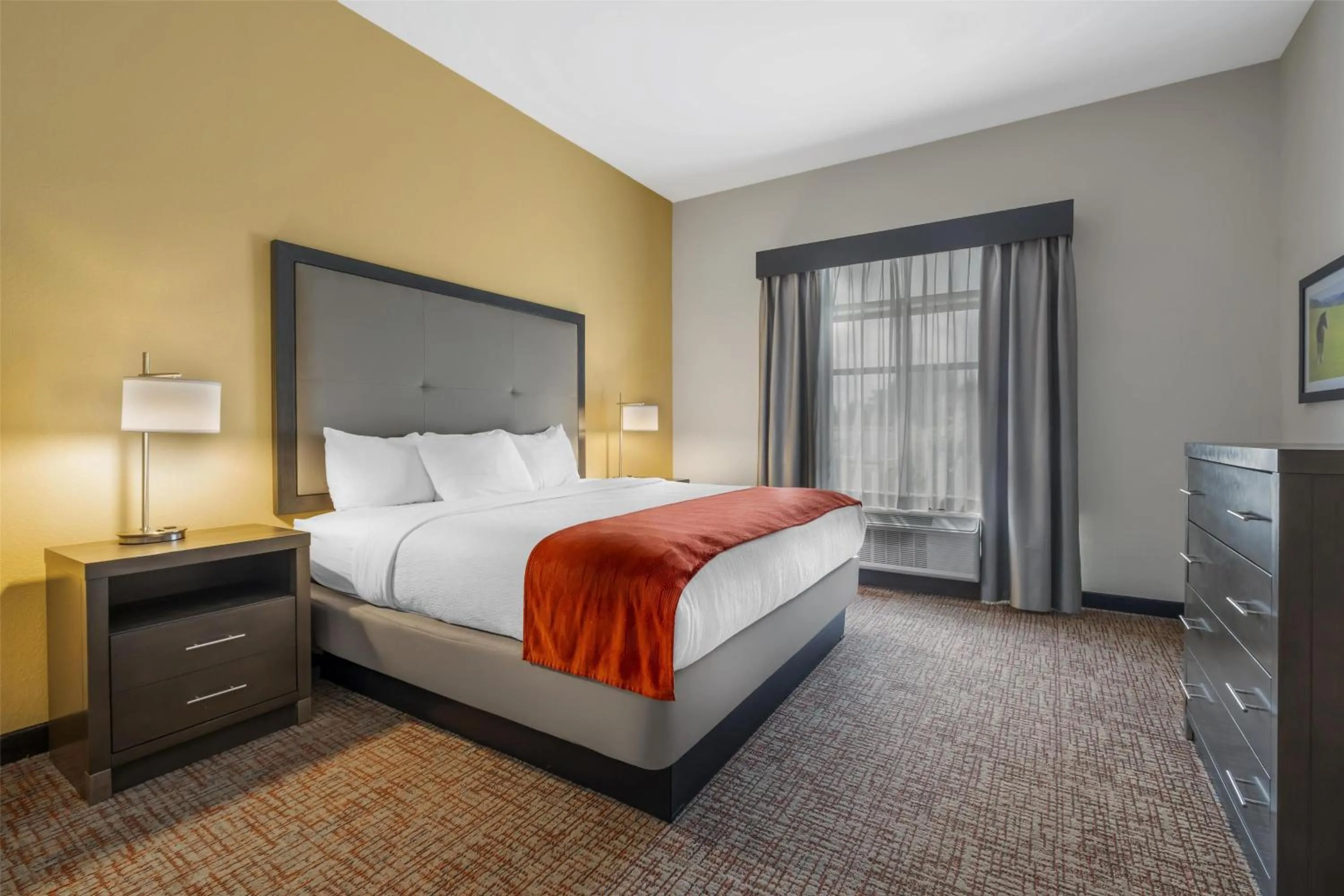 Bedroom, Bed in Best Western Plus Elizabethtown Inn & Suites