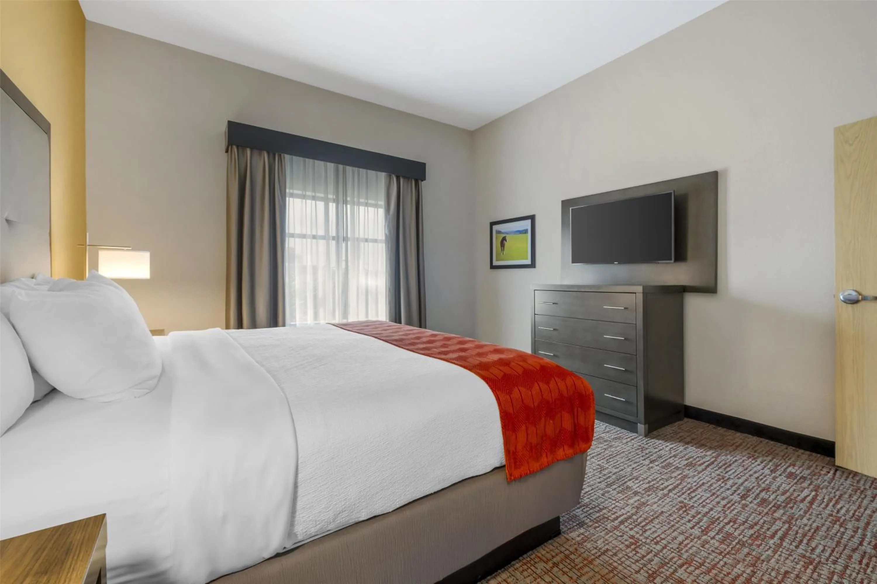 Bedroom, Bed in Best Western Plus Elizabethtown Inn & Suites