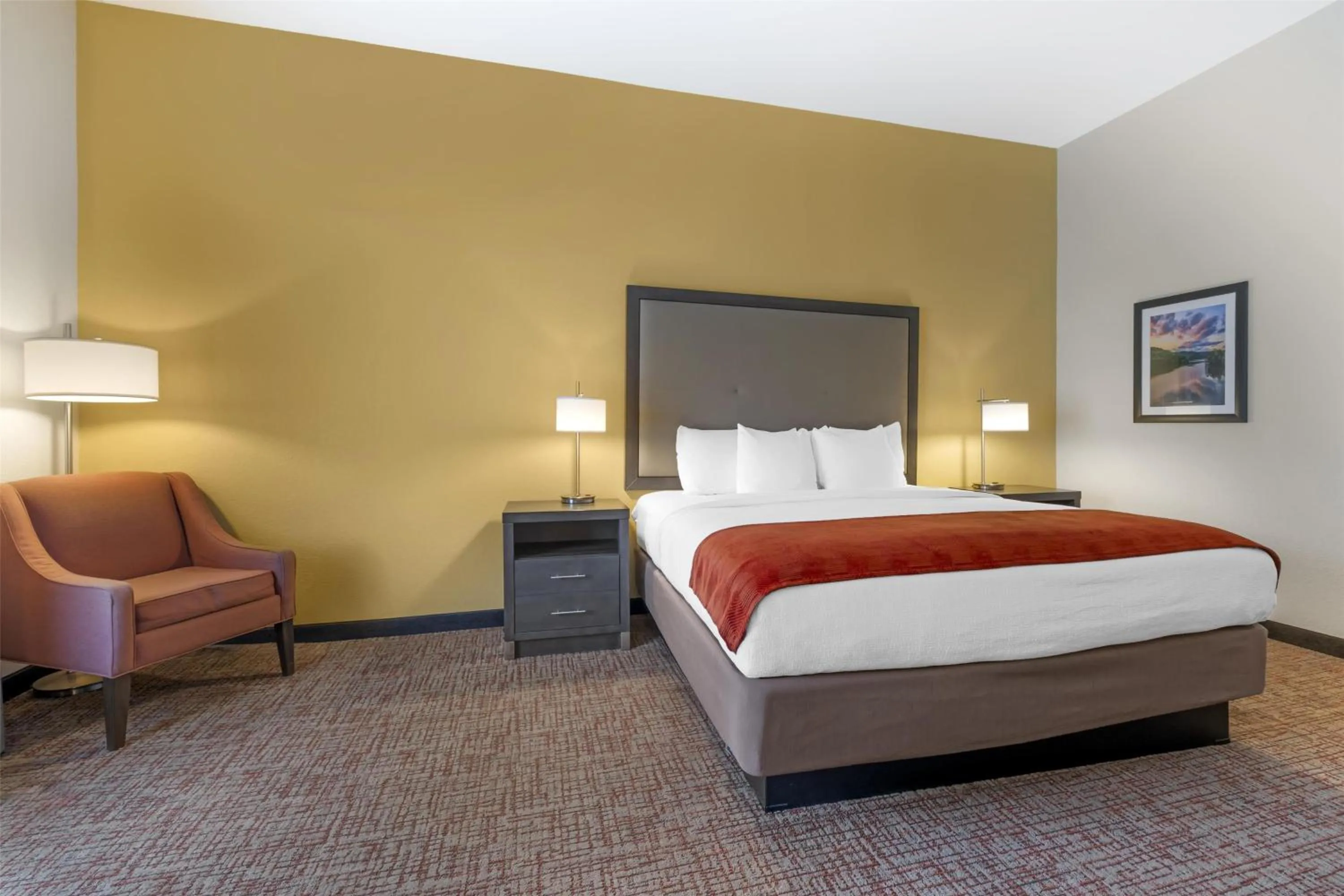Bedroom, Bed in Best Western Plus Elizabethtown Inn & Suites