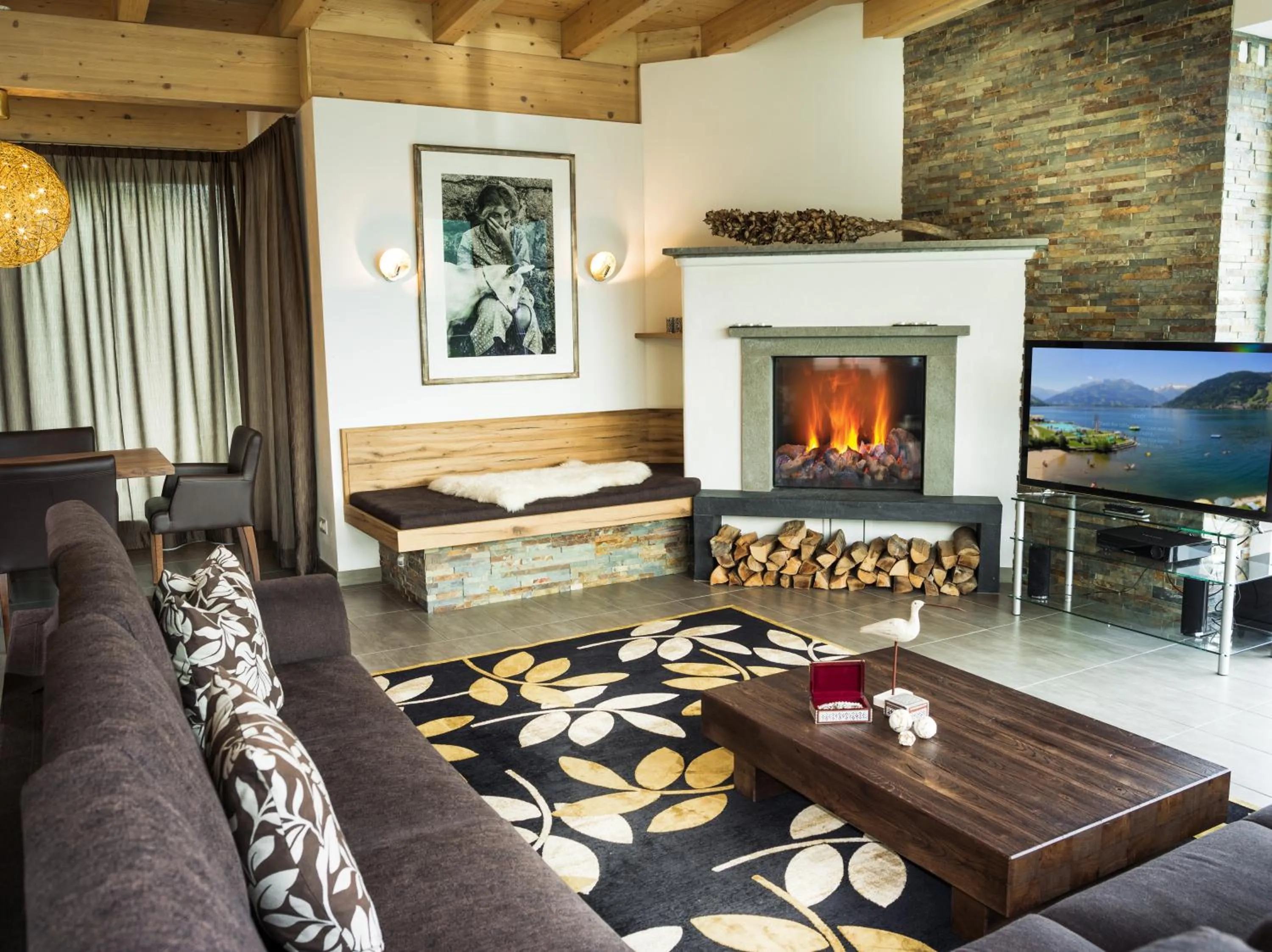 Photo of the whole room in AlpenParks Residence Zell am See