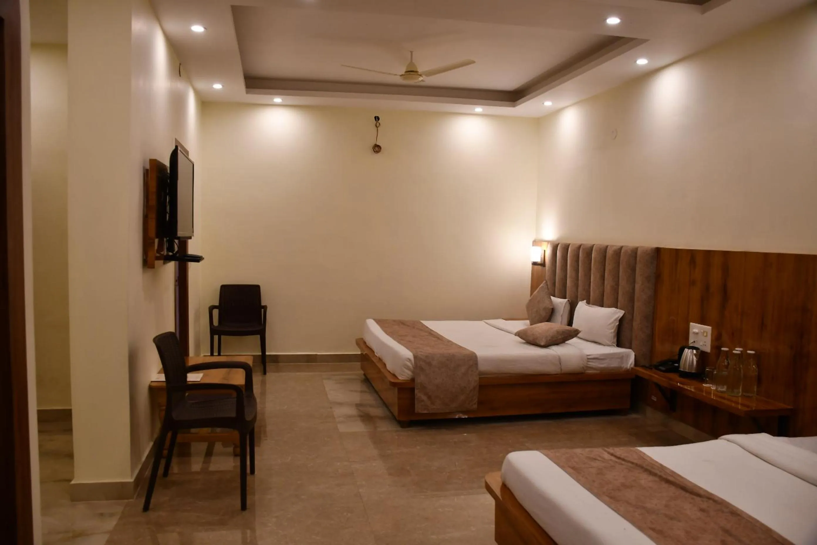 Bed in Shivansh Inn Resort
