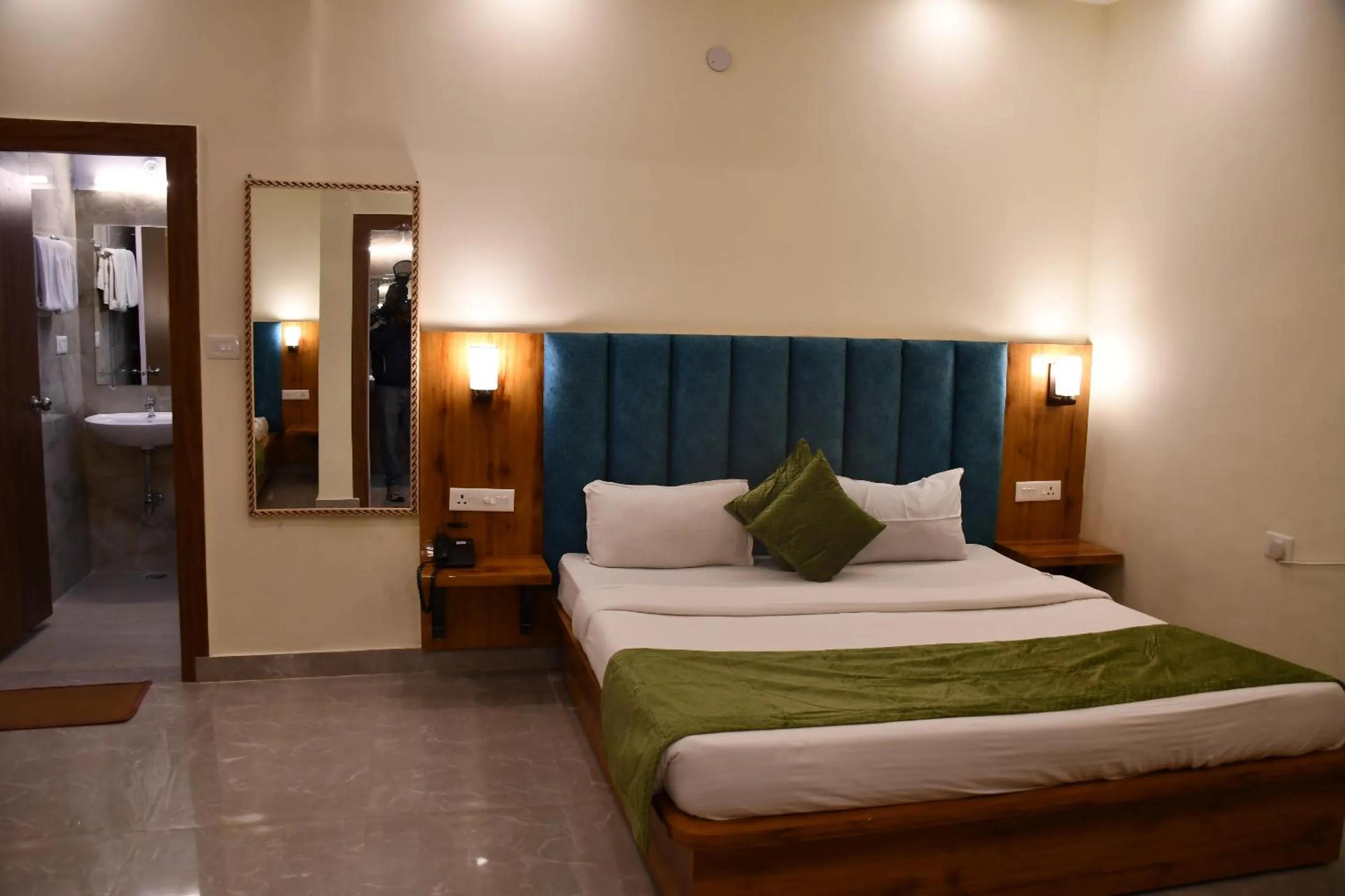 Bed in Shivansh Inn Resort