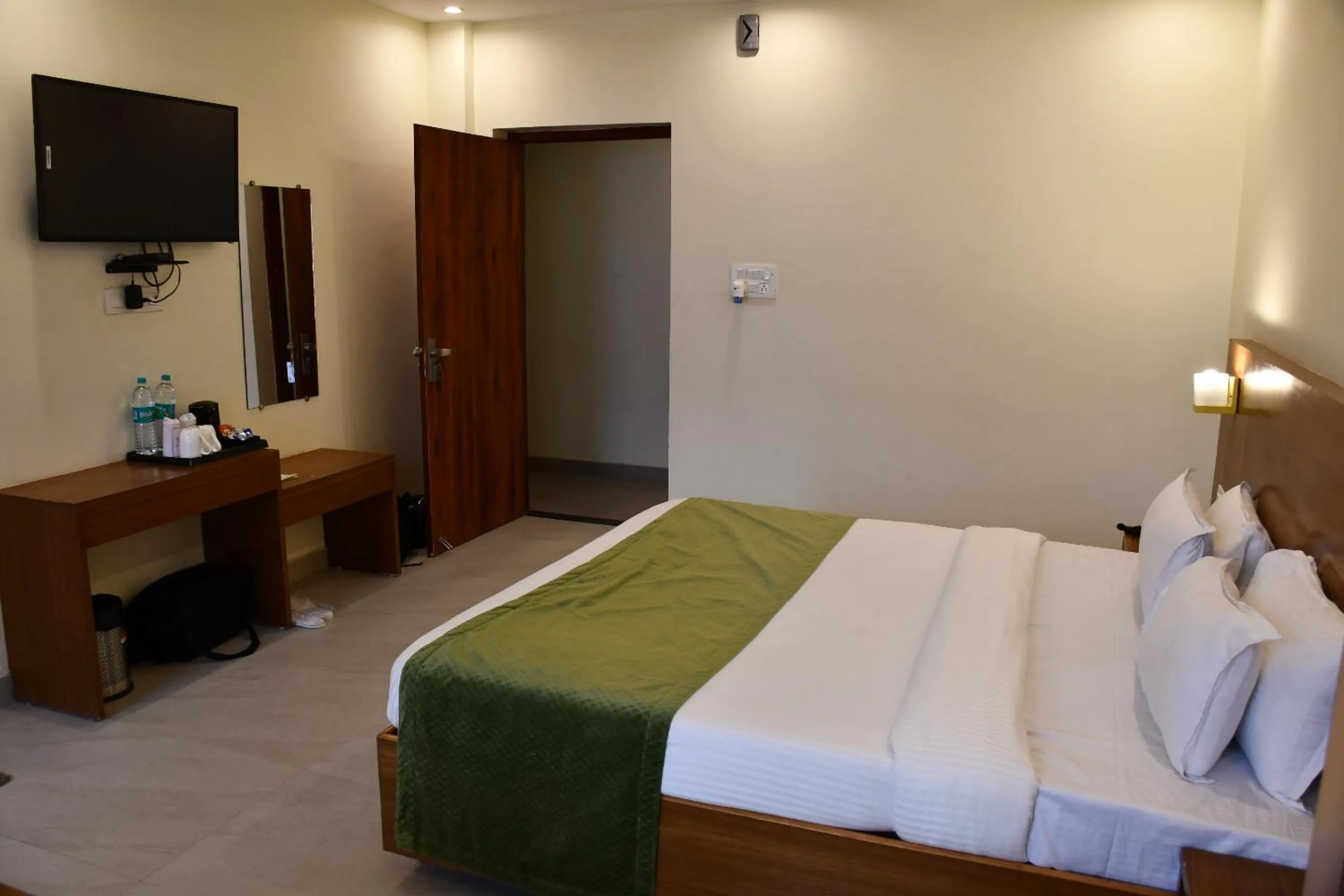 Bedroom, Bed in Shivansh Inn Resort