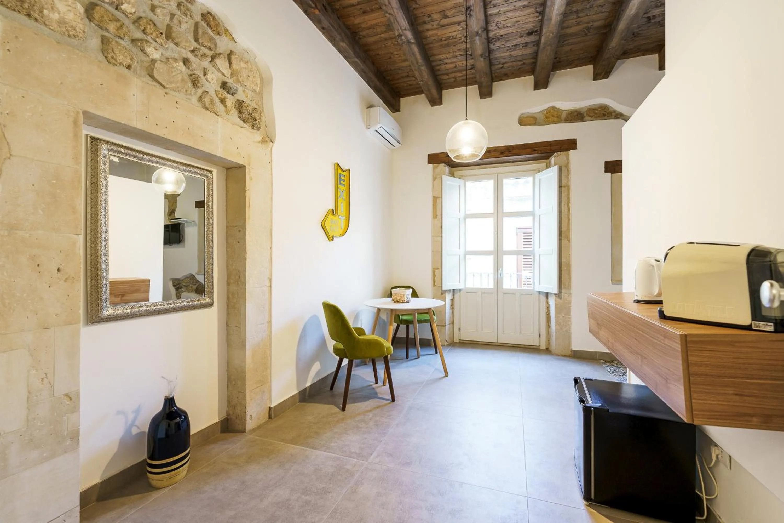 Coffee/tea facilities in Ortigia Boutique Palace