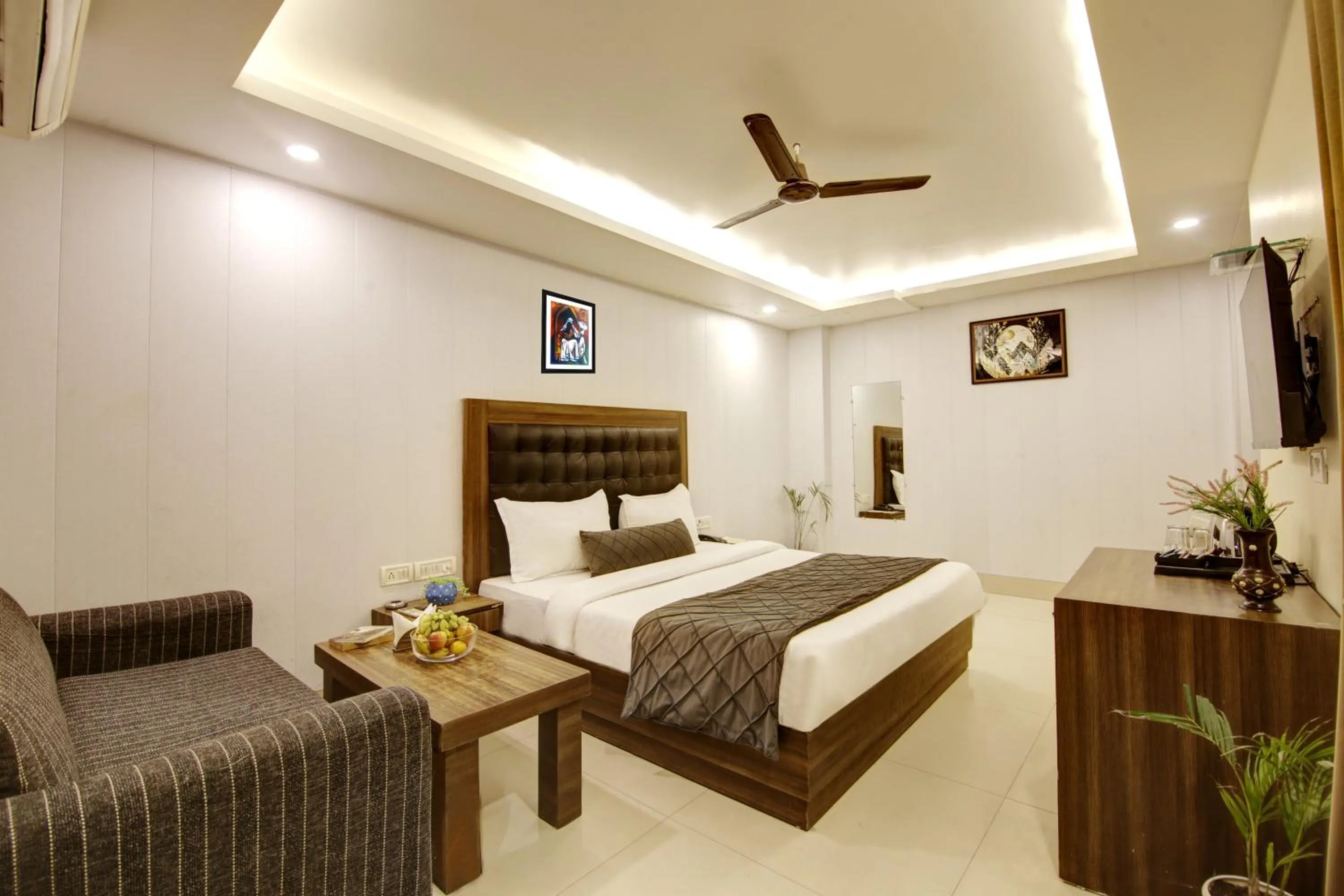 Photo of the whole room, Bed in RTS Hotel