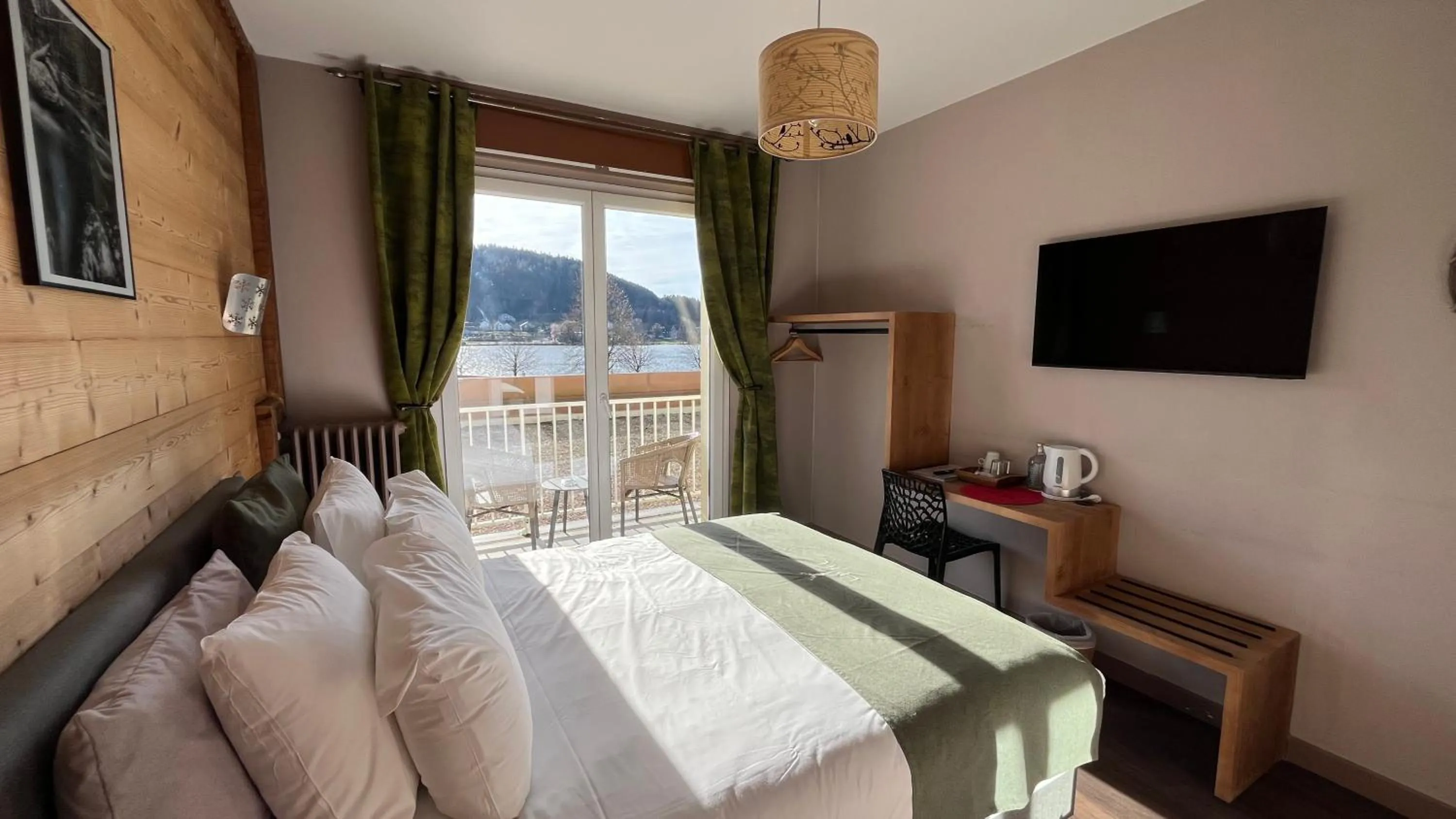 Bed in Annexe by Hôtel La Réserve