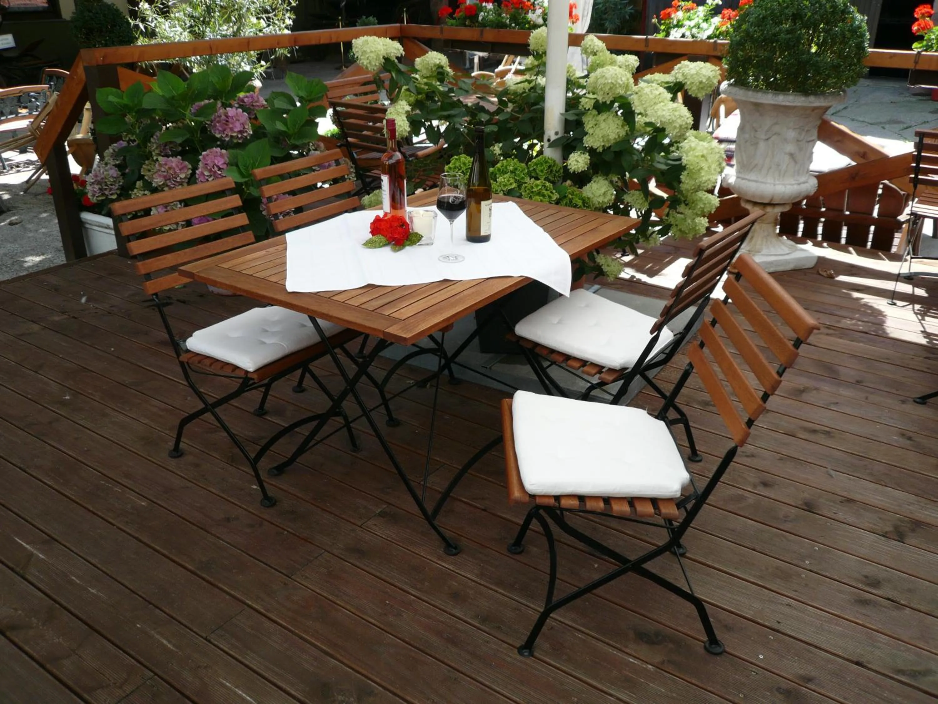 Patio in Weingasthof Zum weißen Roß