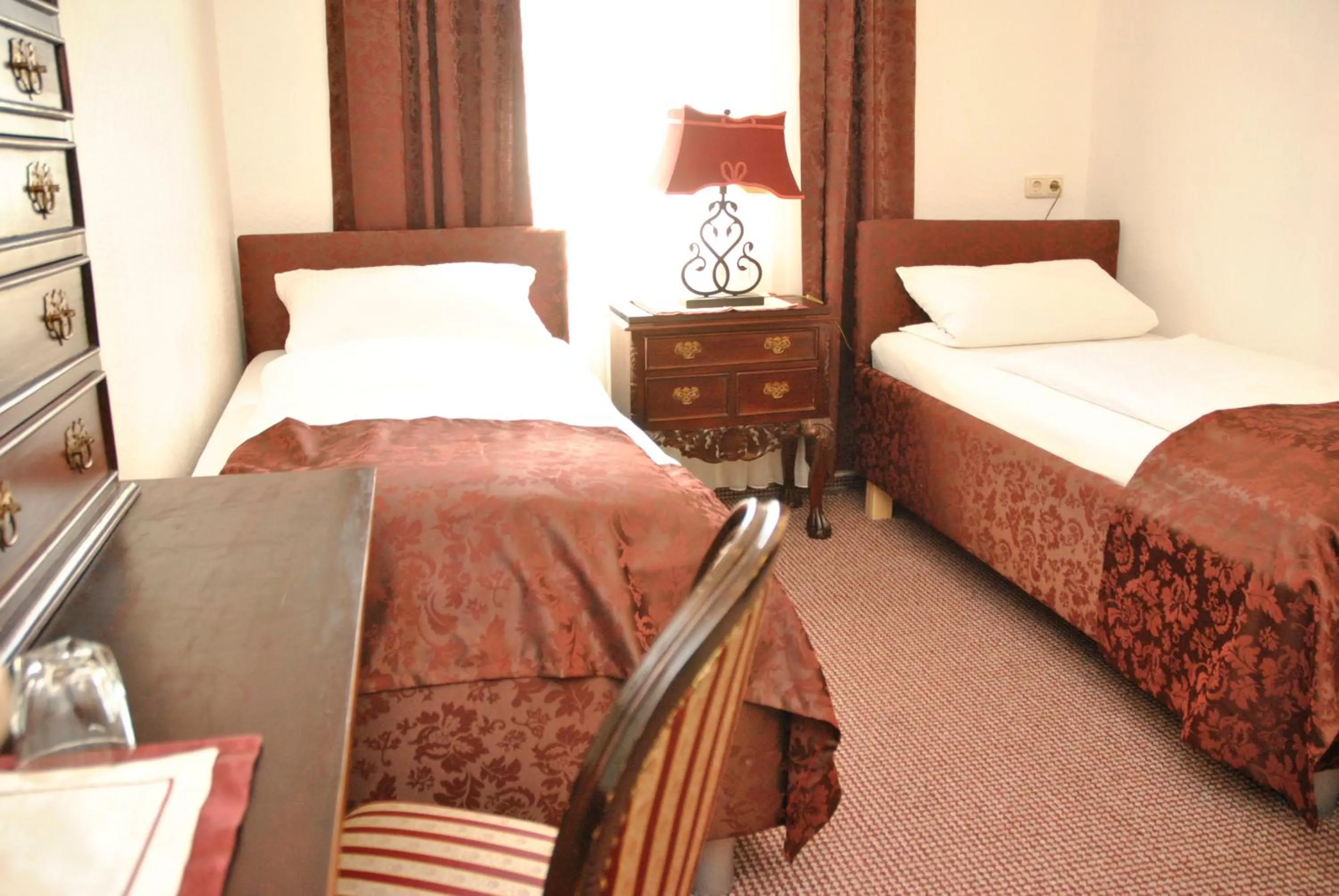 Photo of the whole room, Bed in Weingasthof Zum weißen Roß