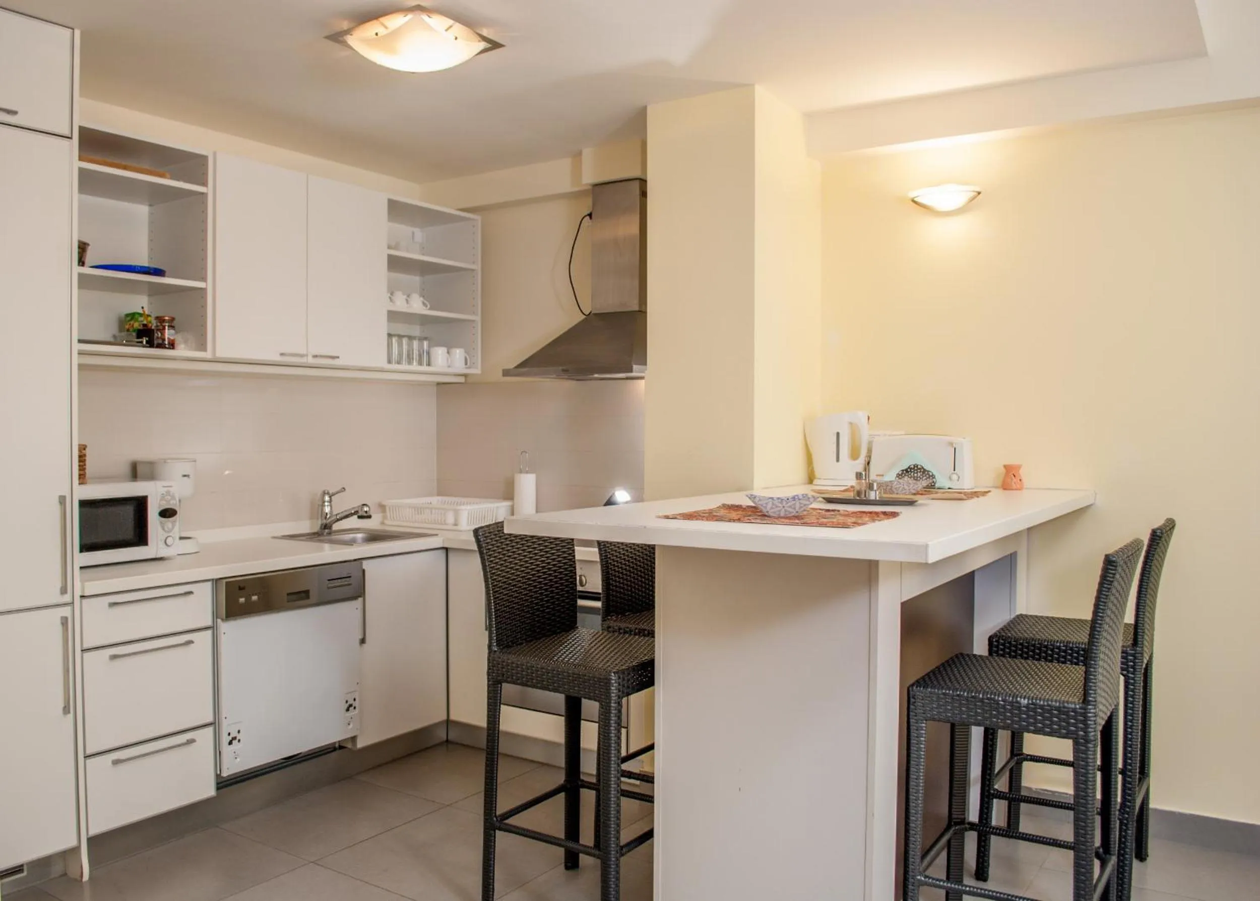 Kitchen or kitchenette in Luxury Downtown Apartments