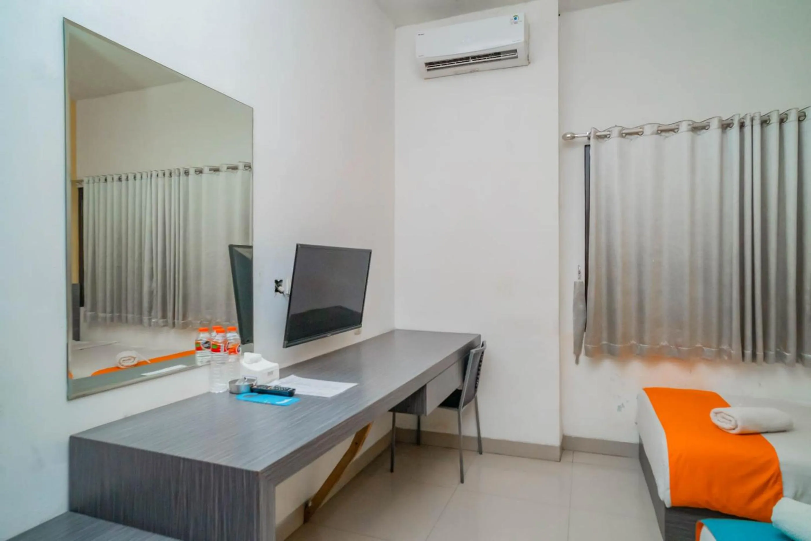 Sans Hotel Widarasari Cirebon