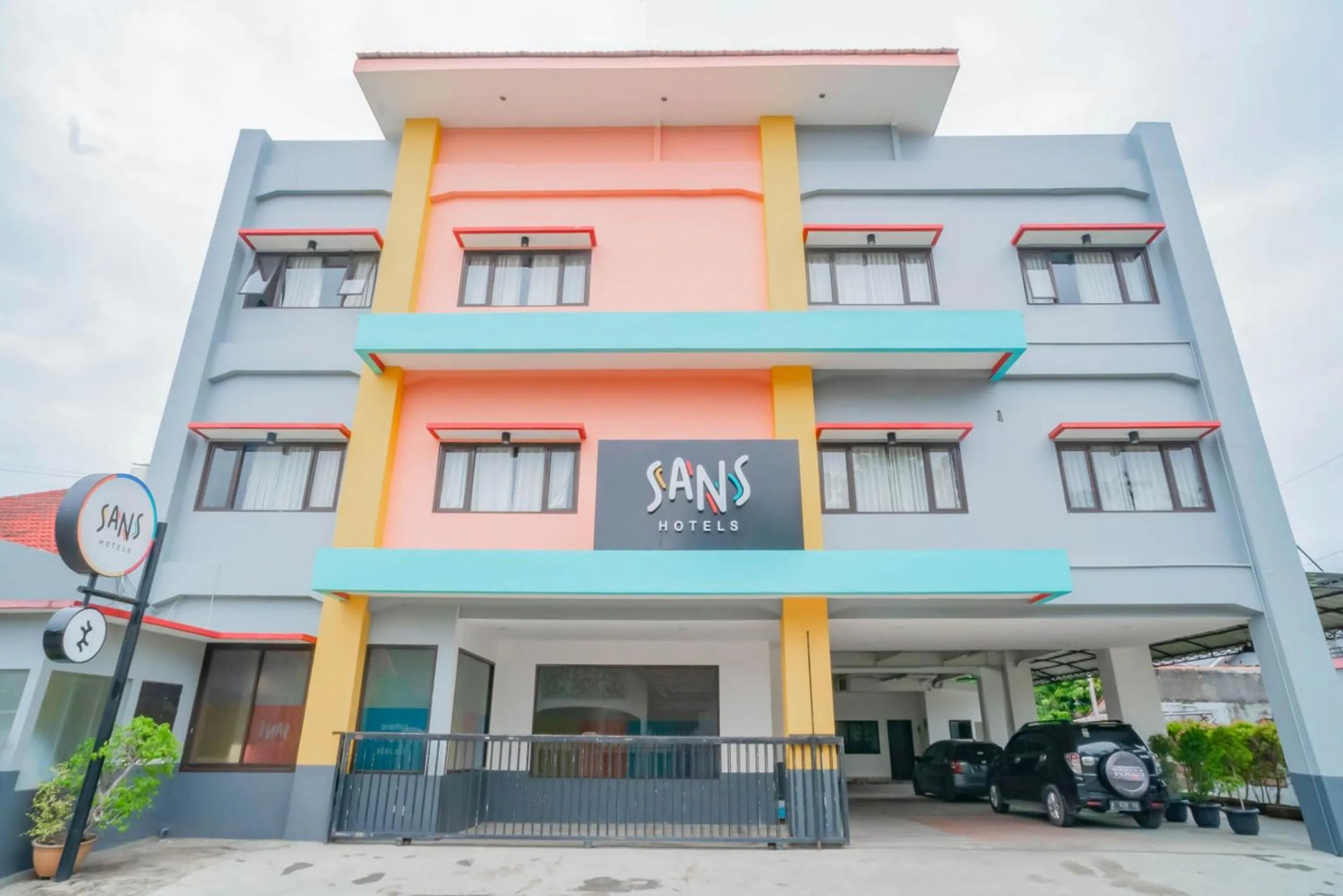 Sans Hotel Widarasari Cirebon