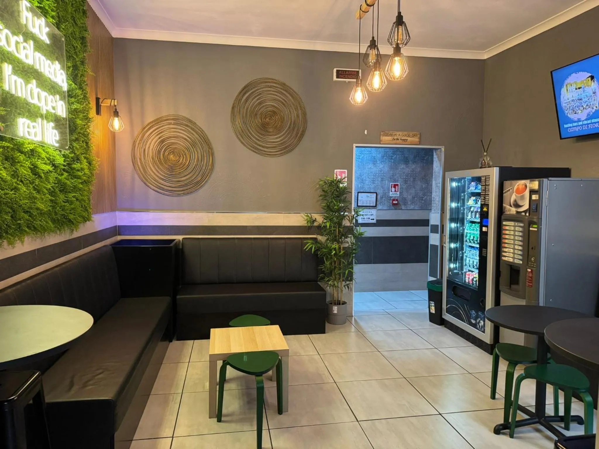 Communal lounge/ TV room in Palladini Rome