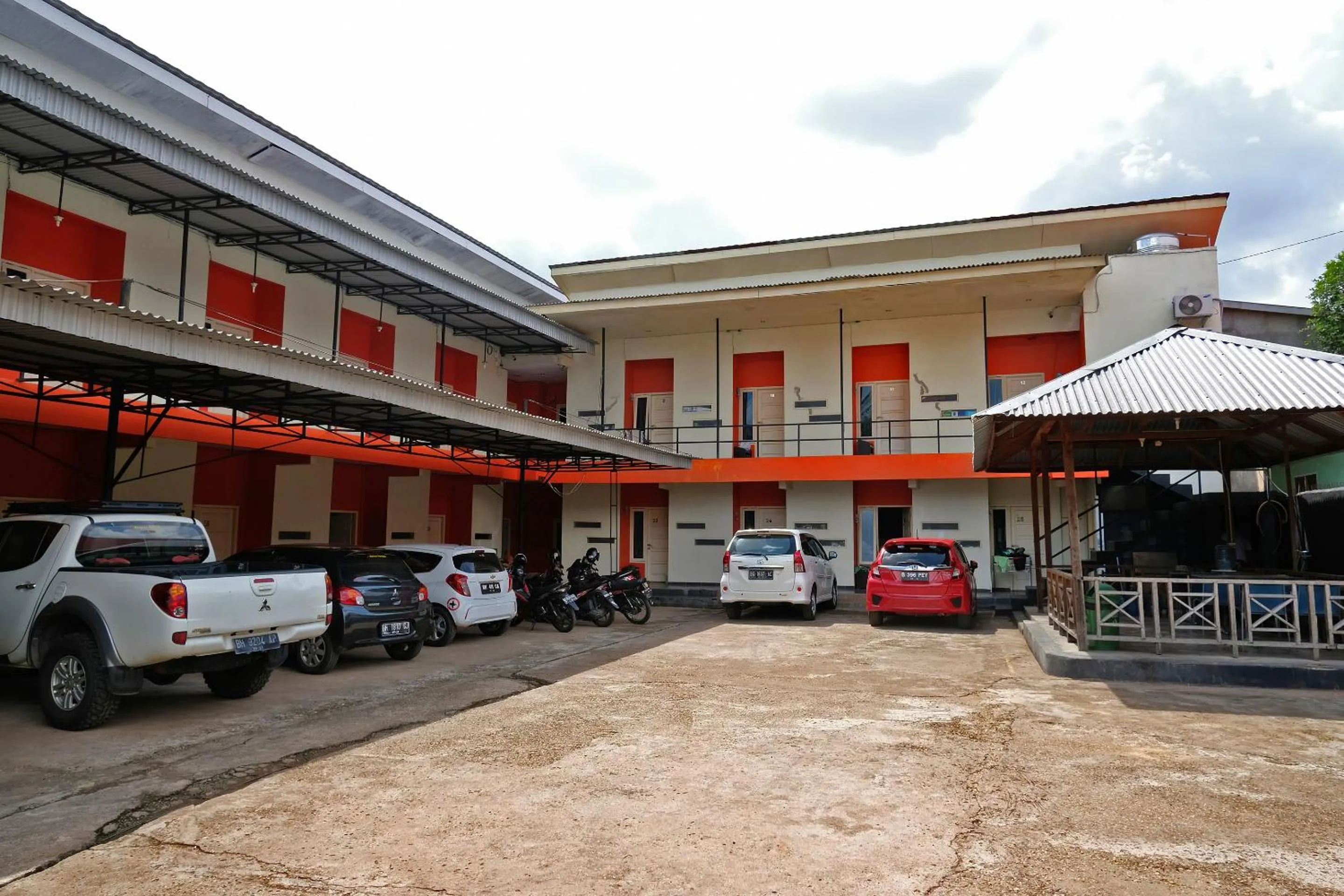 Facade/entrance in Hotel O Mars Kost Syariah