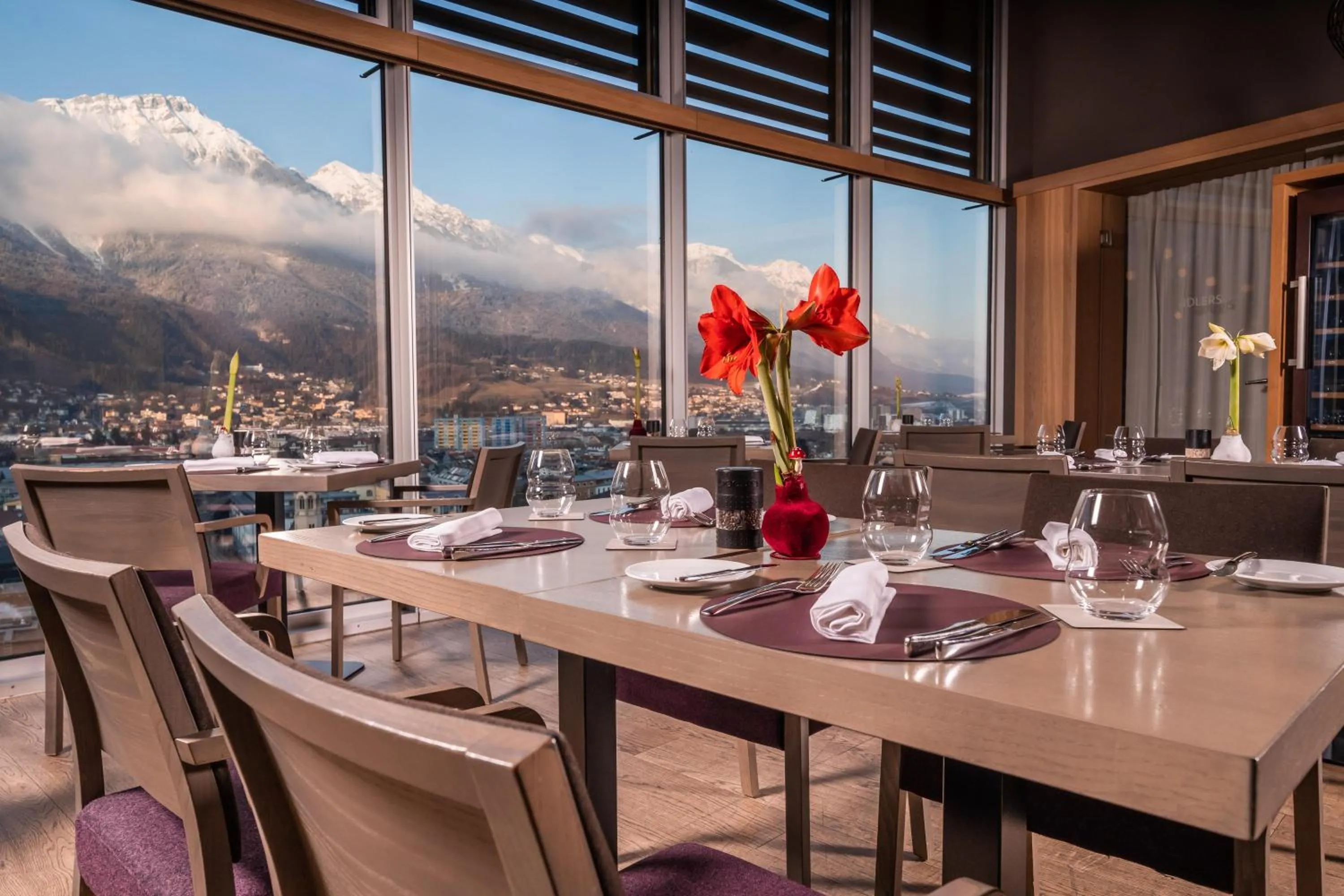 Restaurant/places to eat in ADLERS Hotel Innsbruck