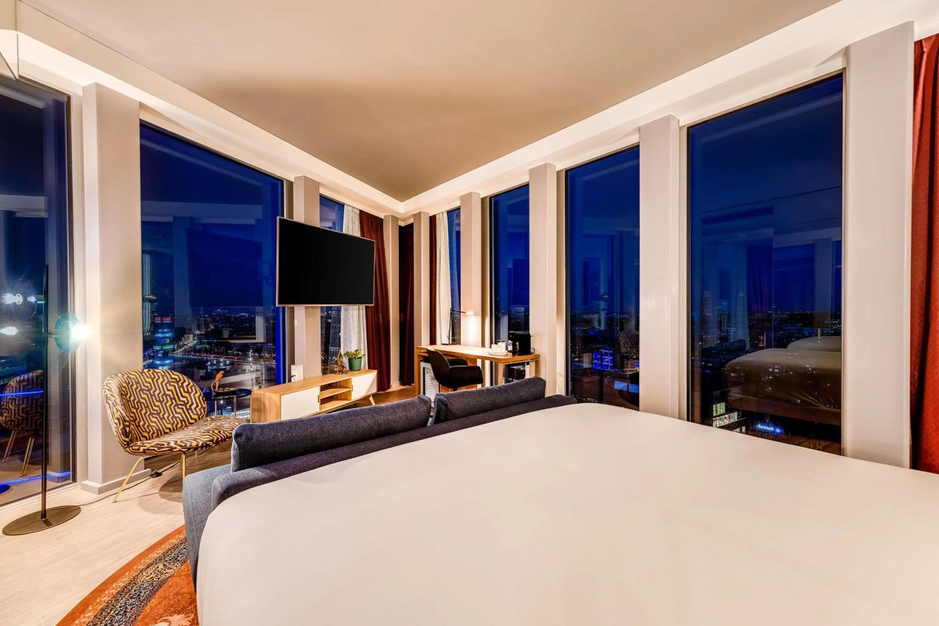 View (from property/room), Bed in nhow Amsterdam Rai