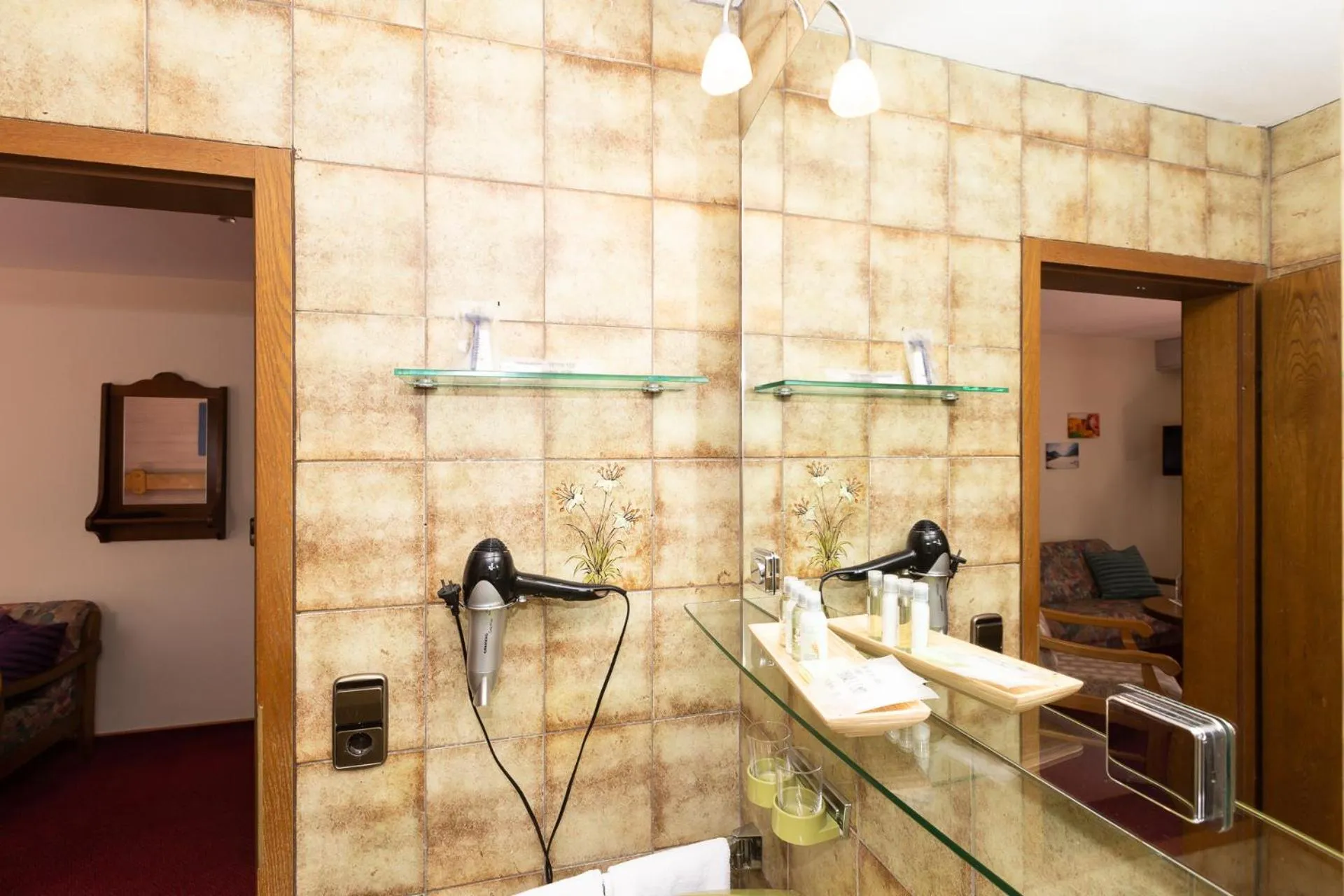 Bathroom in DEVA Hotel-Restaurant Fischerwirt inklusive Chiemgau Card